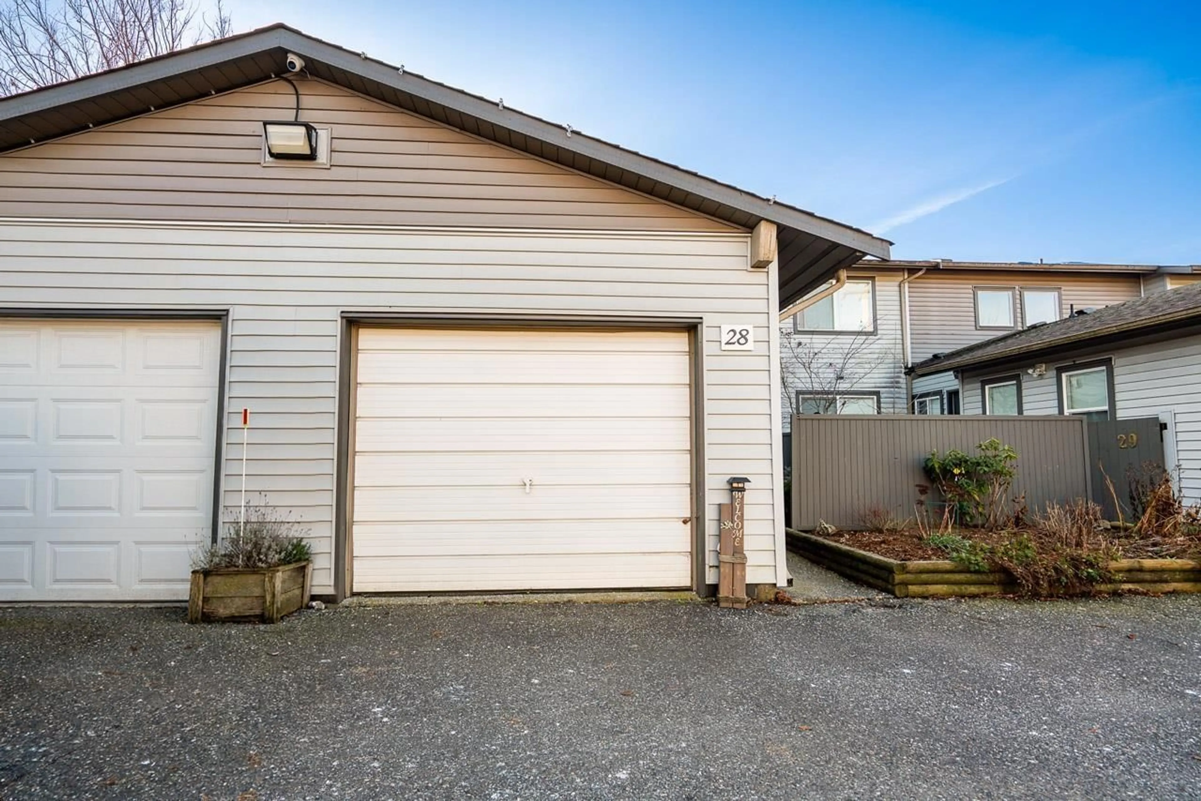 Indoor garage for 28 - 46689 FIRST AVENUE, Chilliwack British Columbia V2P1X5