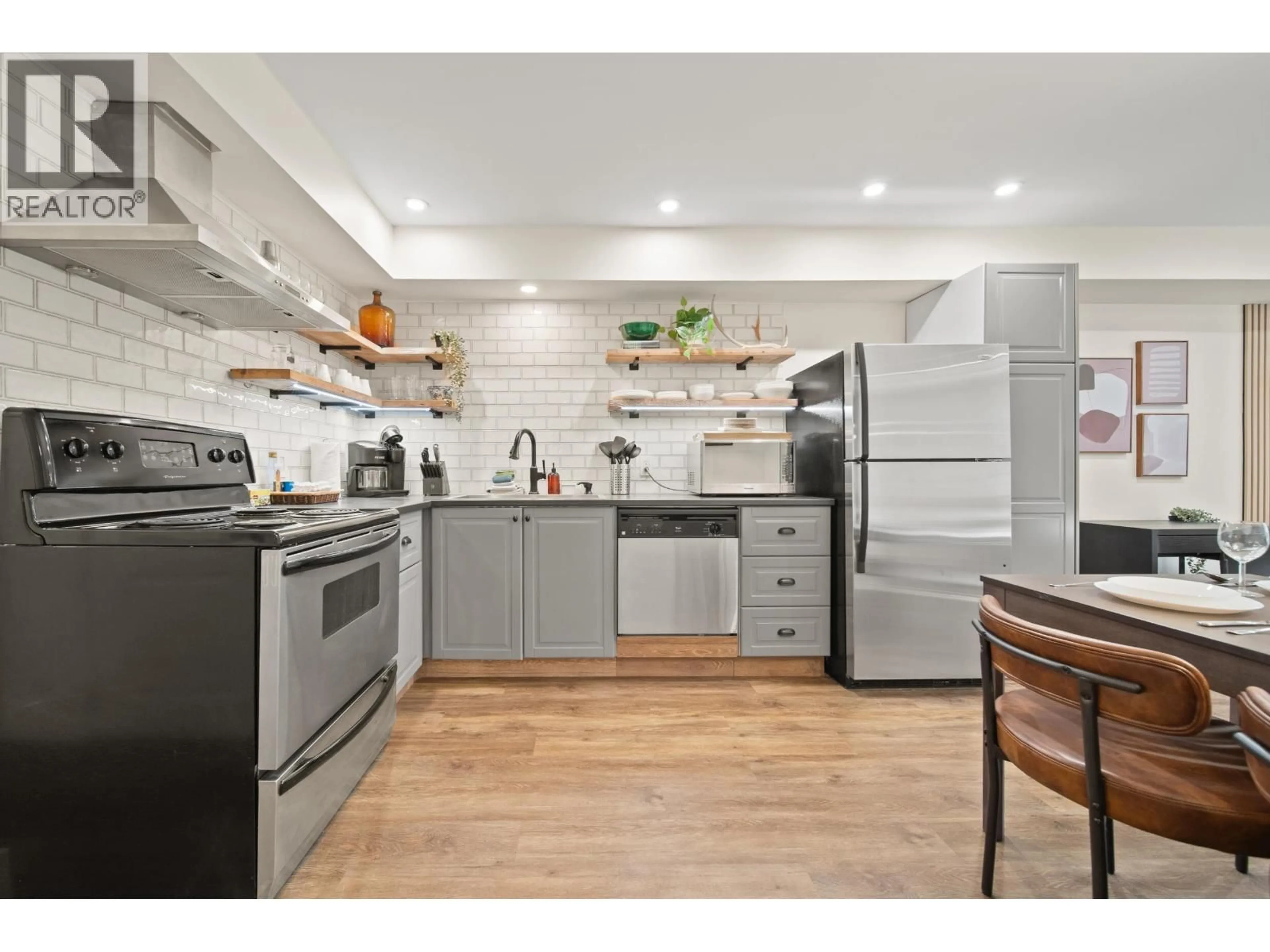 Open concept kitchen, ceramic/tile floor for 101 - 2021 KAREN CRESCENT, Whistler British Columbia V8E0H1