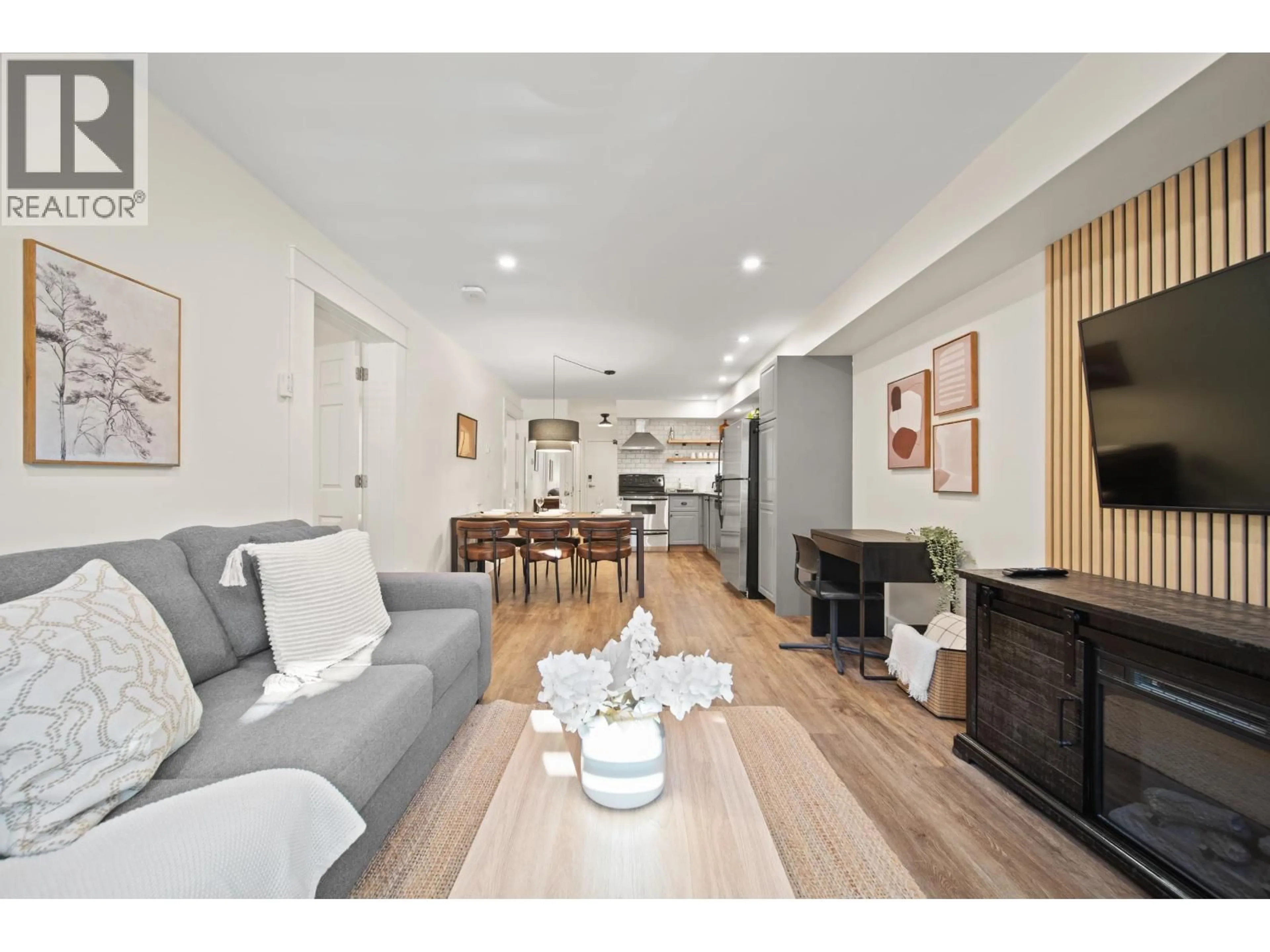 Living room with furniture, unknown for 101 - 2021 KAREN CRESCENT, Whistler British Columbia V8E0H1