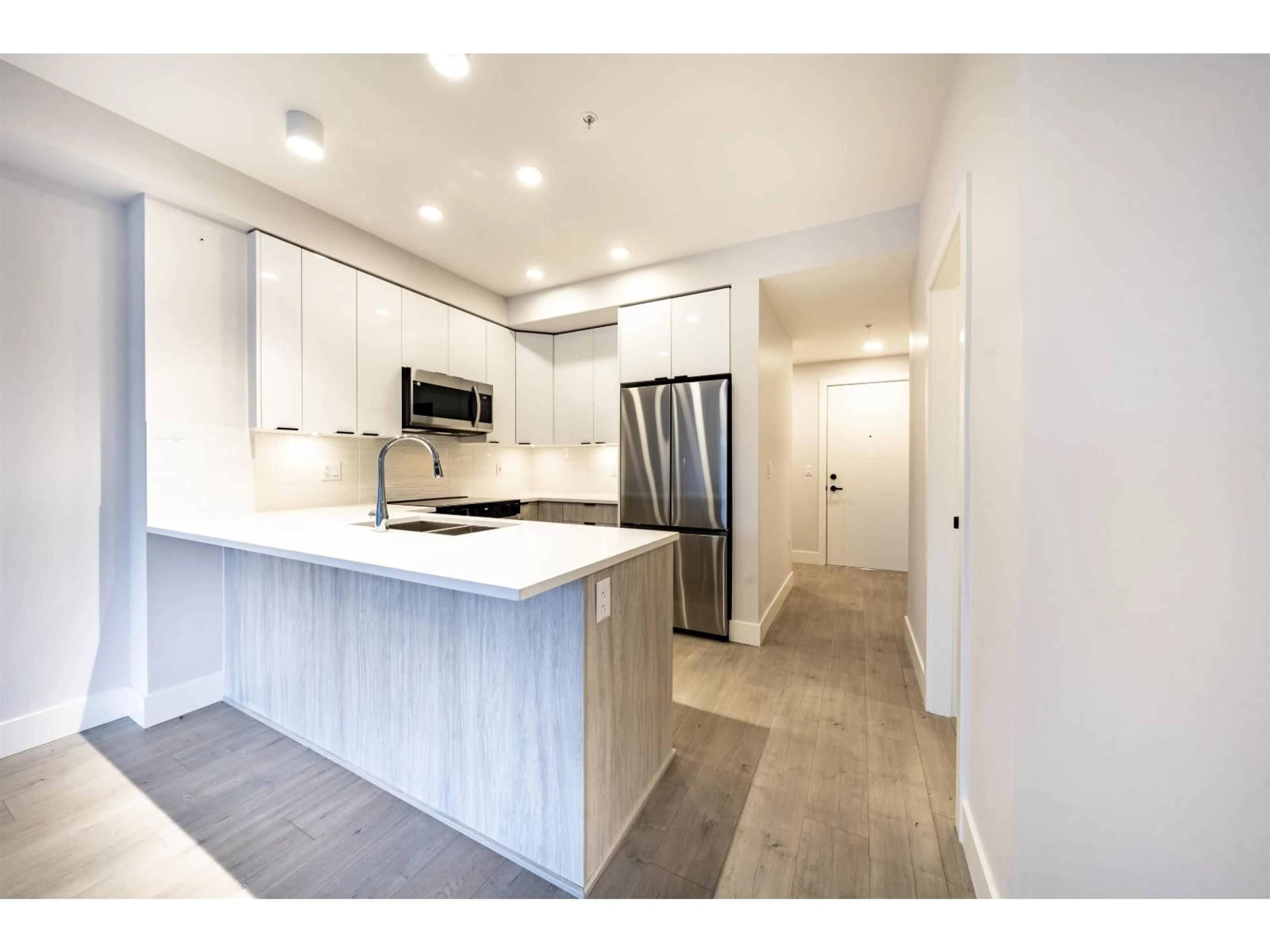 Open concept kitchen, unknown for 204 - 20061 FRASER HIGHWAY, Langley British Columbia V3A0R4