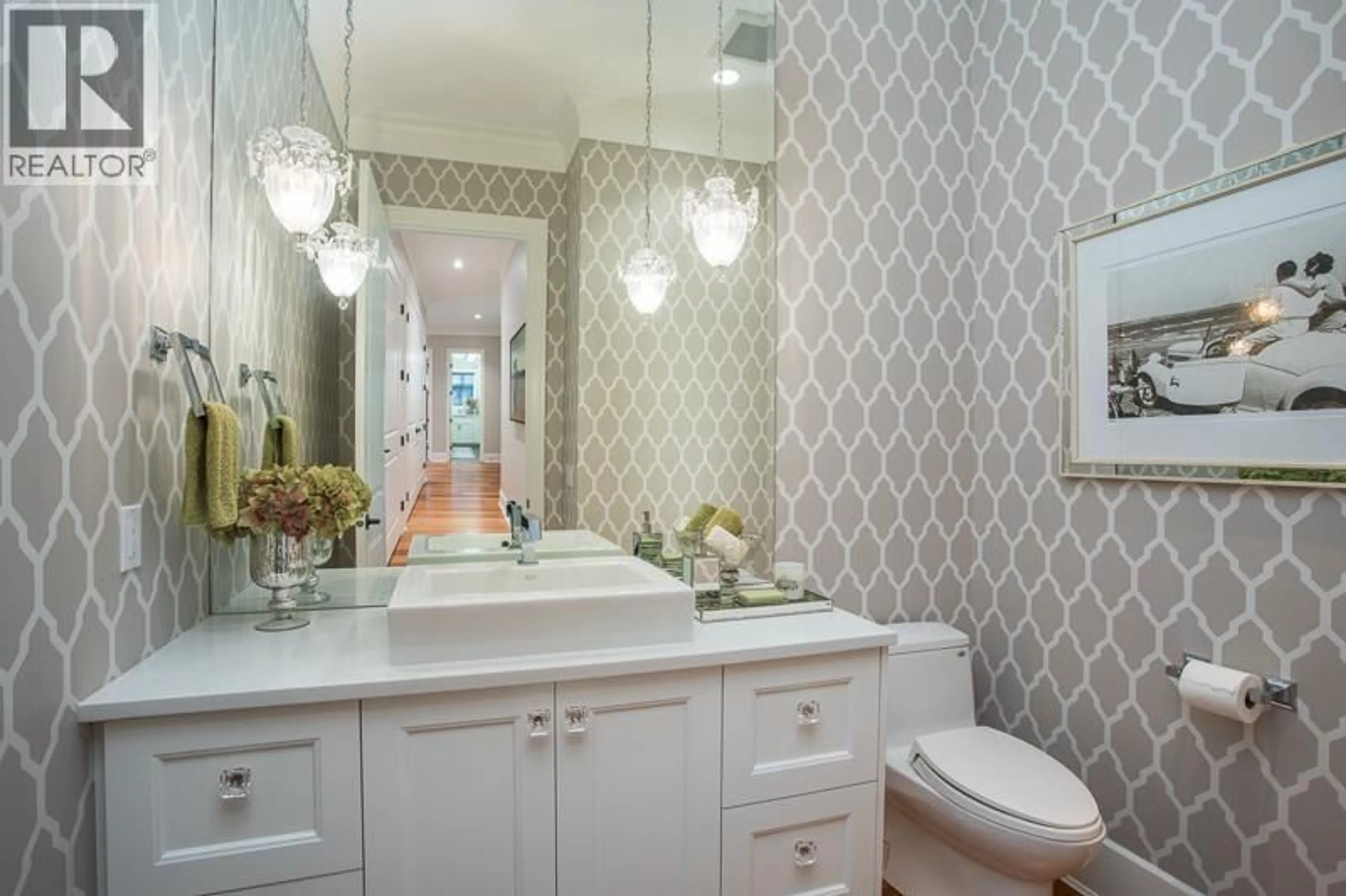 Contemporary bathroom, ceramic/tile floor for 3280 SEMLIN DRIVE, Richmond British Columbia V7C5V5