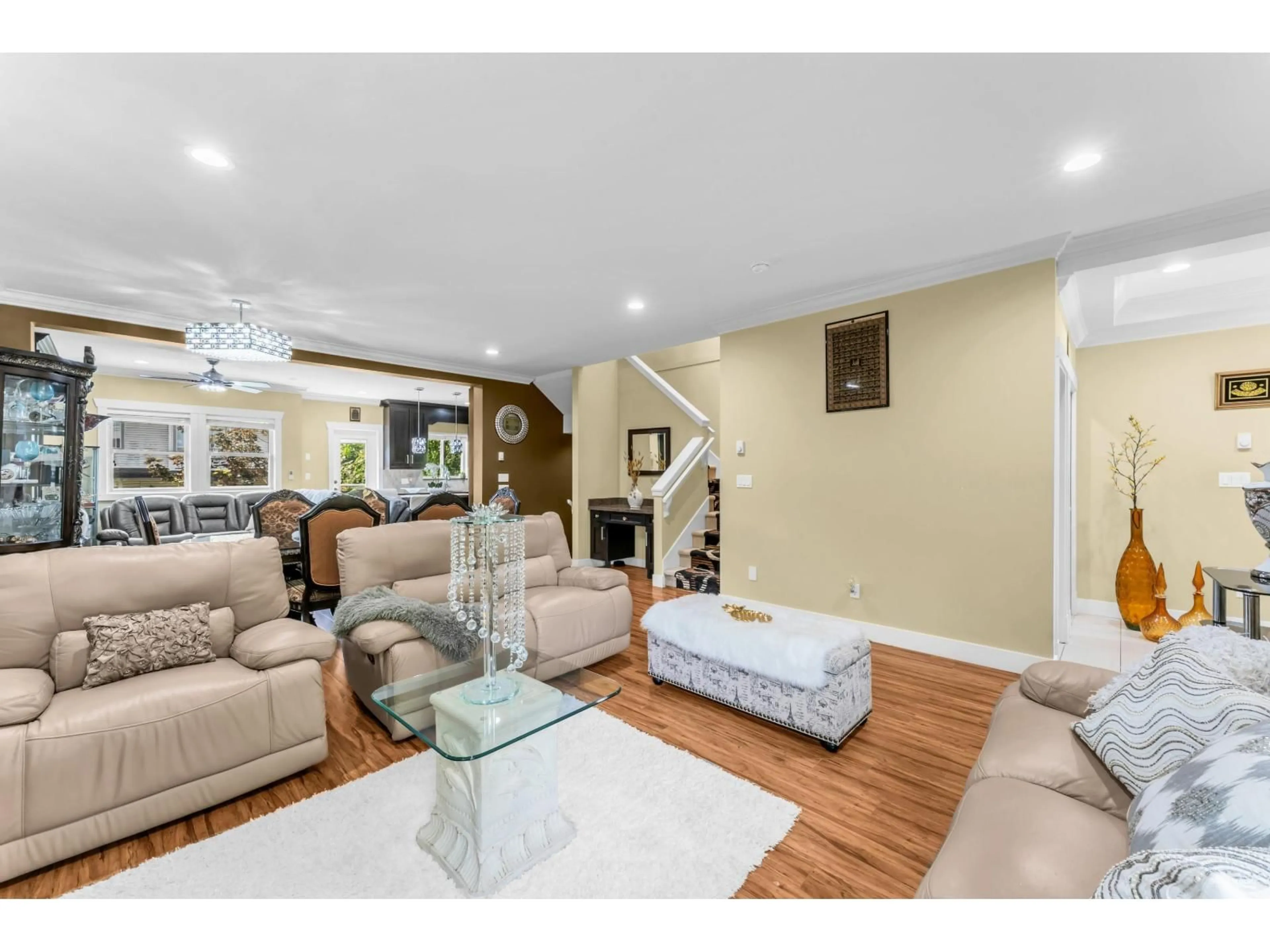 Living room with furniture, unknown for 26 - 15168 66A AVENUE, Surrey British Columbia V3S1X2