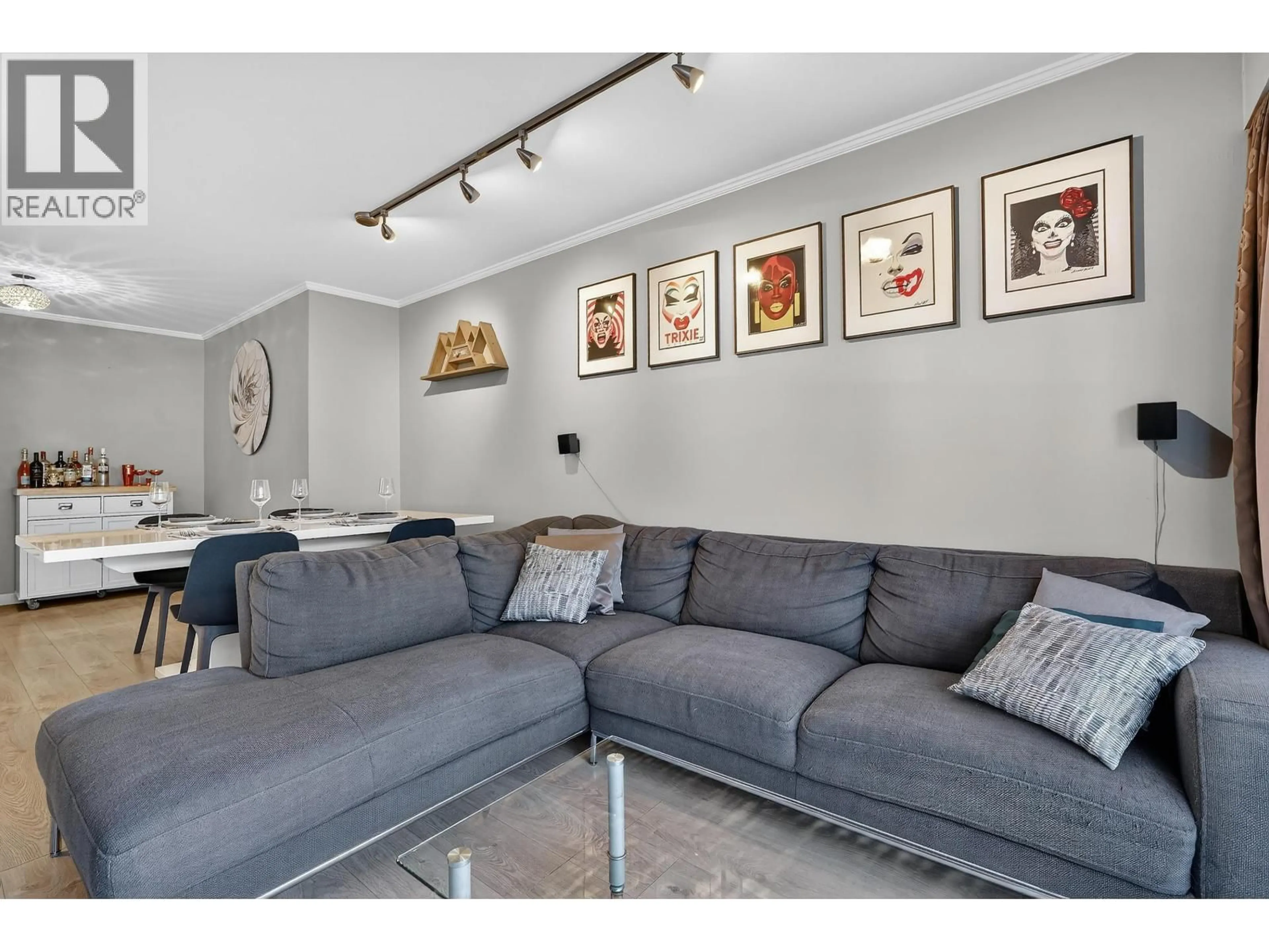 Living room with furniture, unknown for 211 - 230 MOWAT STREET, New Westminster British Columbia V3M4B2