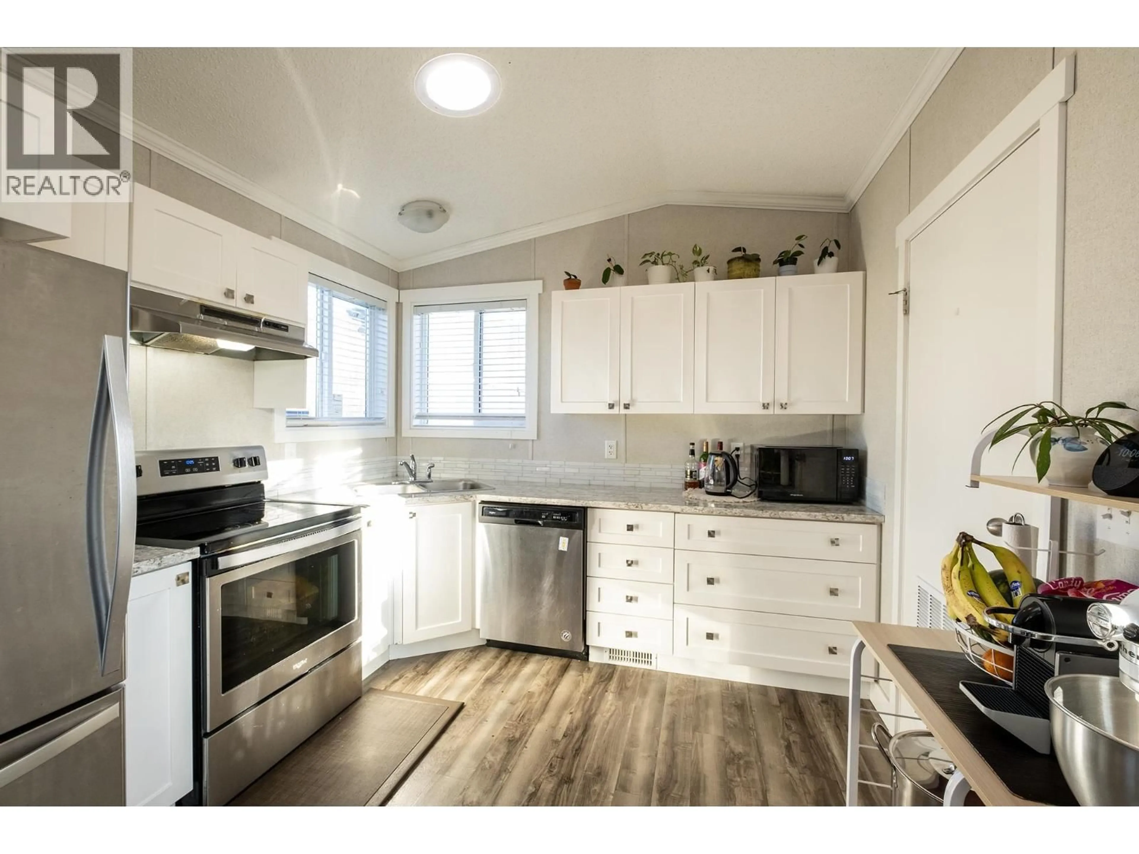 Open concept kitchen, unknown for 139 - 1413 SUNSHINE COAST HIGHWAY, Gibsons British Columbia V0N1V5