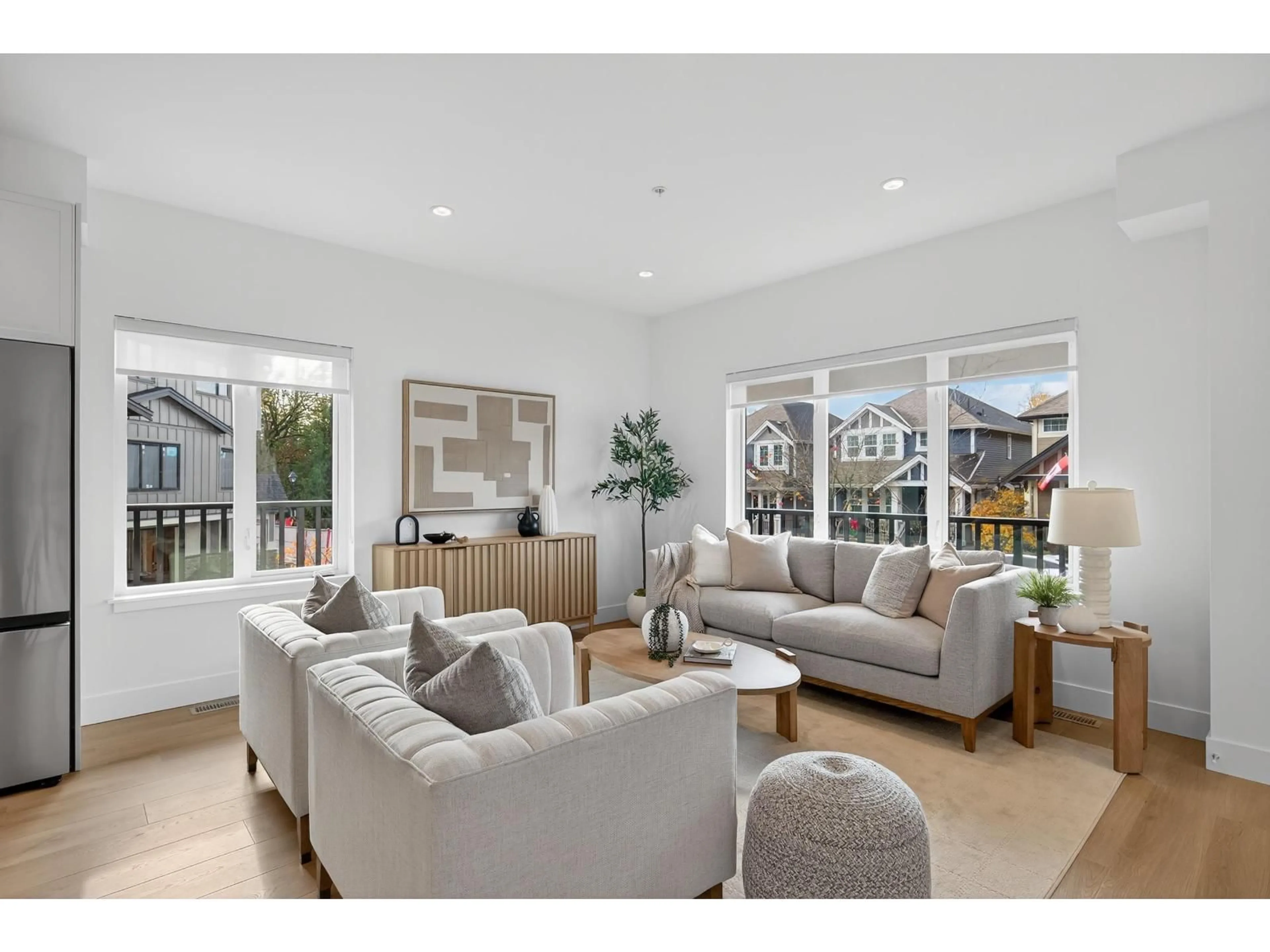 Living room with furniture, unknown for 2 - 6828 208A STREET, Langley British Columbia V2Y2R7