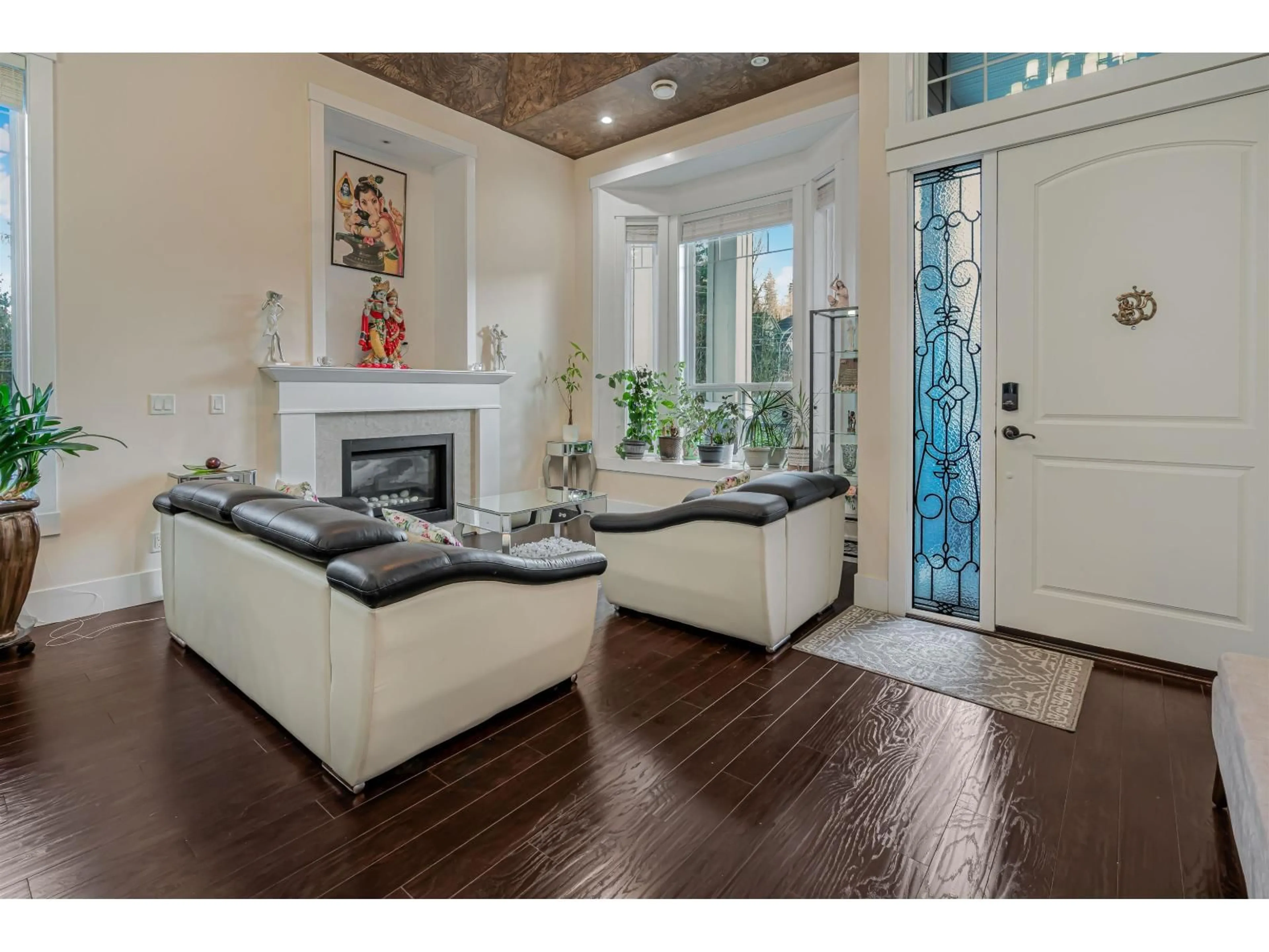 Living room with furniture, unknown for 14799 63RD AVENUE, Surrey British Columbia V3S3T1