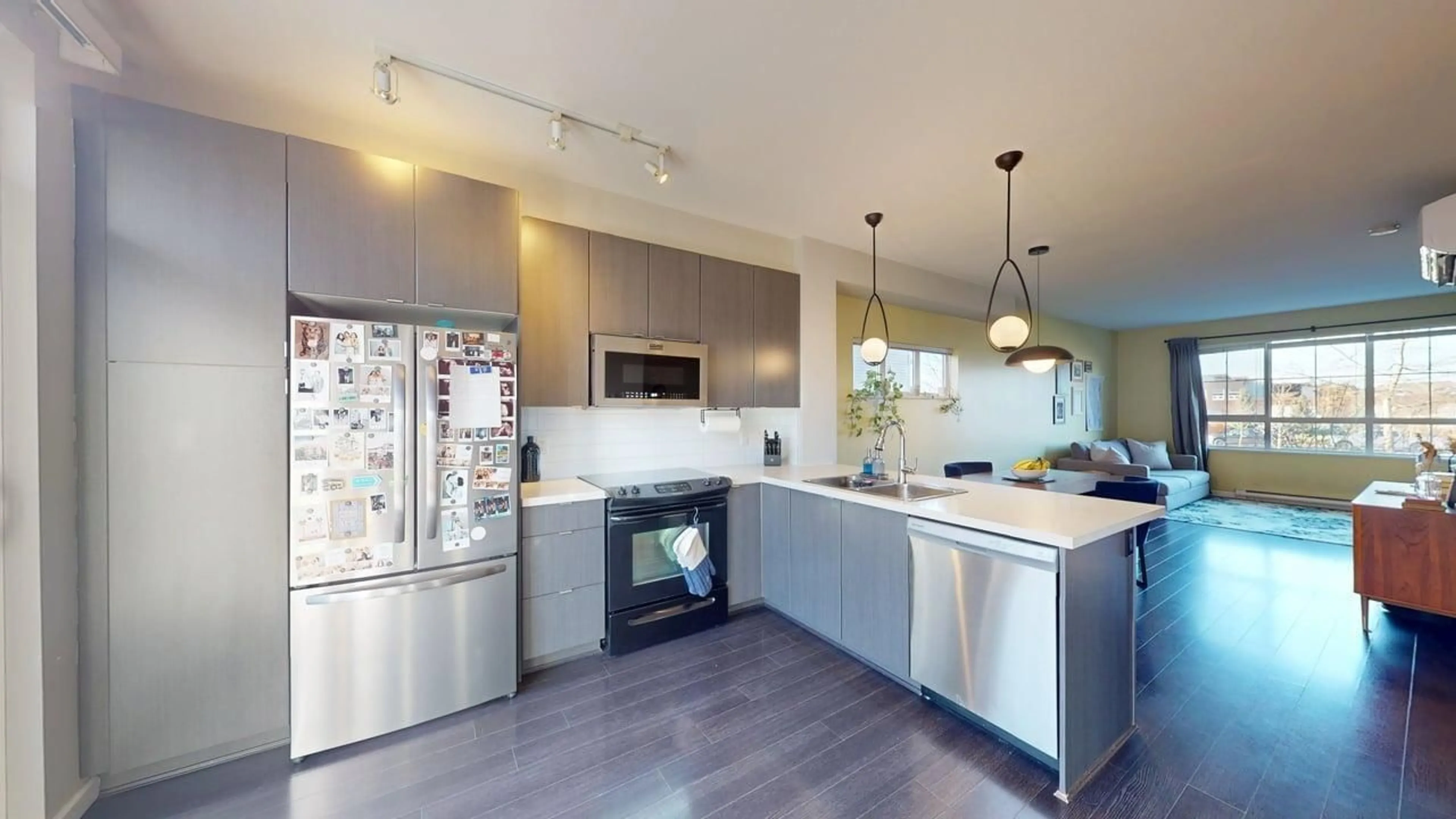 Contemporary kitchen, ceramic/tile floor for 70 - 19505 68A AVENUE, Surrey British Columbia V4N6K3