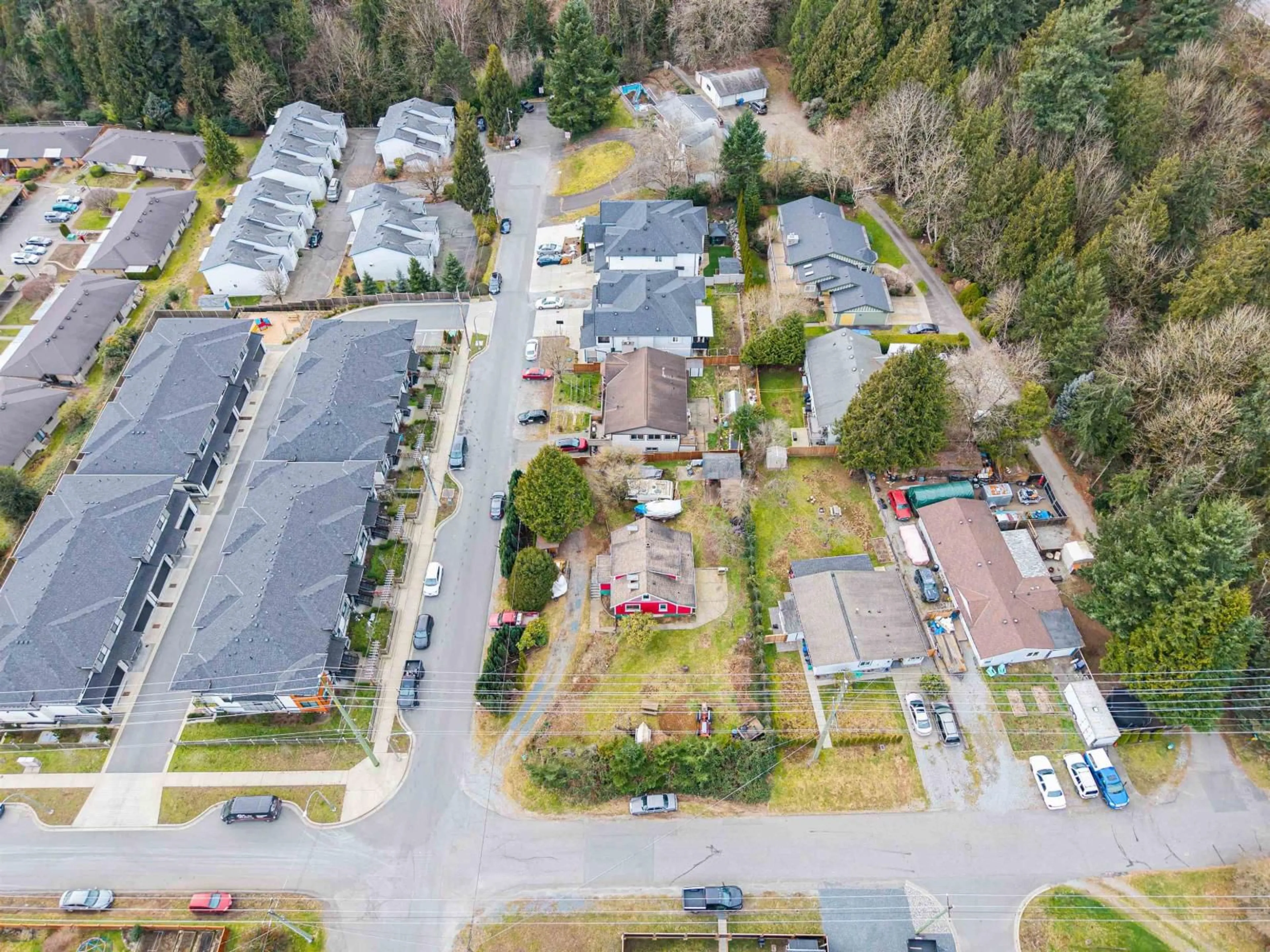 A pic from outside/outdoor area/front of a property/back of a property/a pic from drone, street for 32789 4 AVENUE, Mission British Columbia V2V1R5
