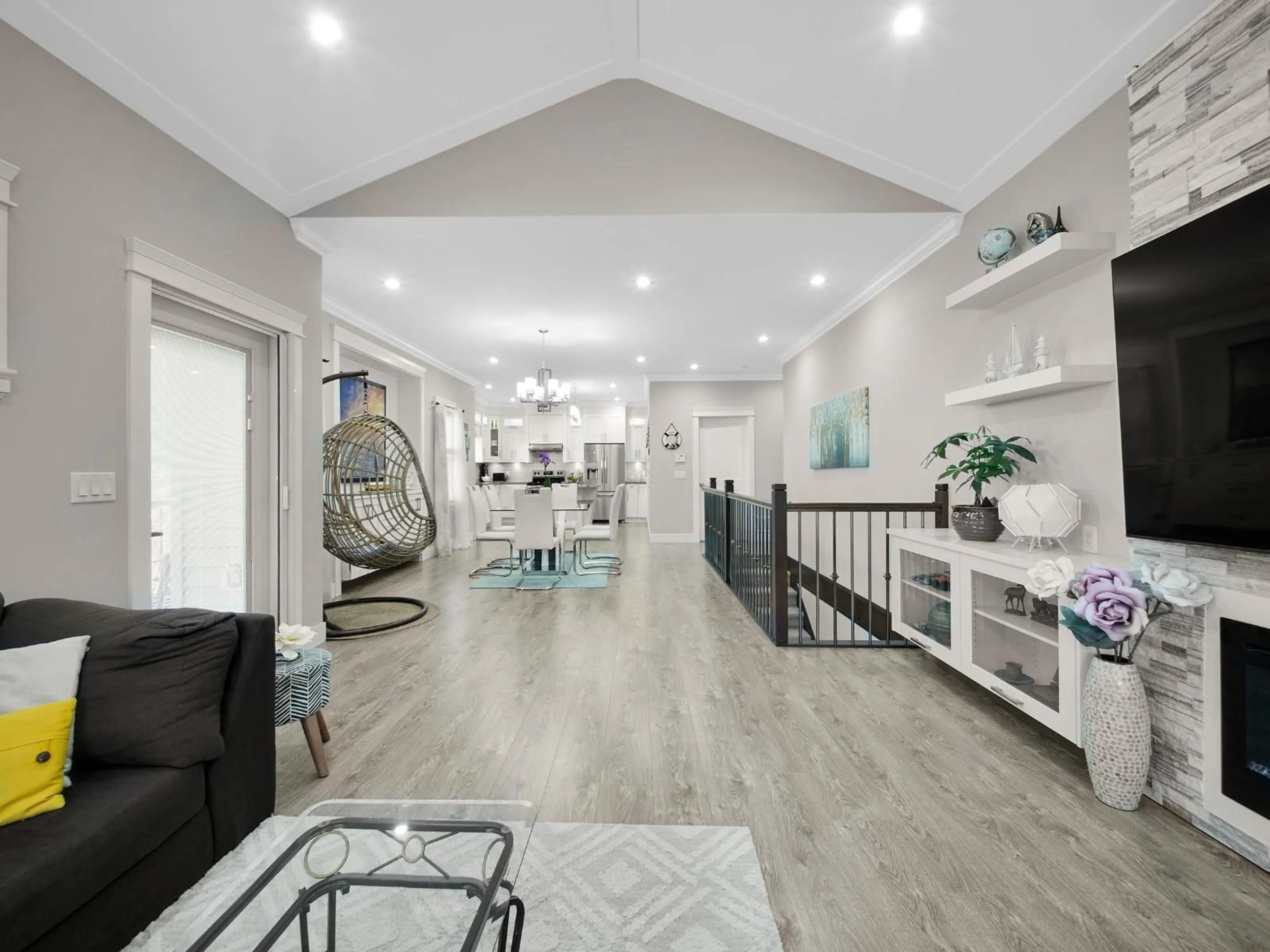 Indoor entryway for 2 - 20209 98A AVENUE, Langley British Columbia V1M3E3