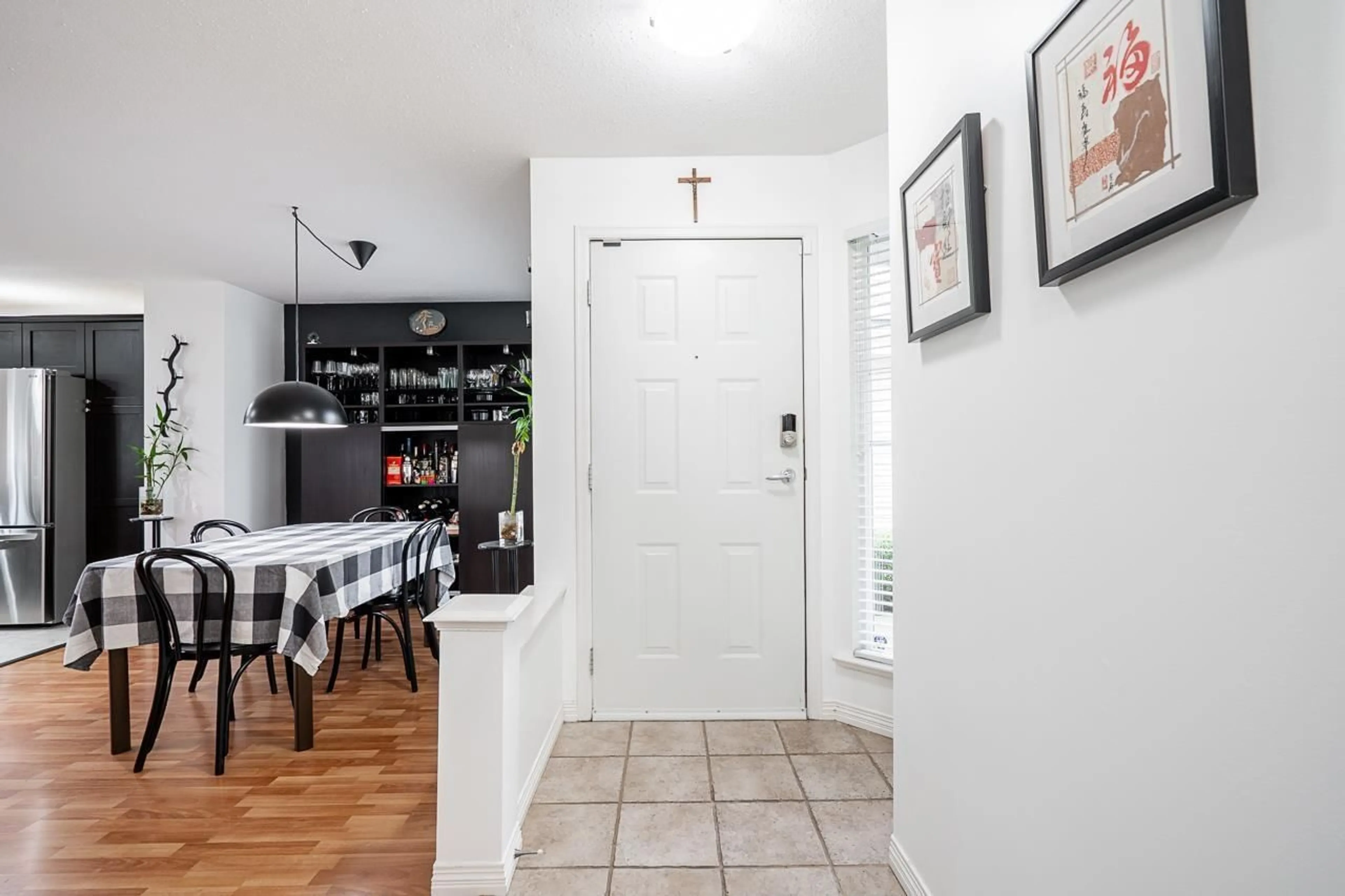 Indoor entryway for 34 - 17097 64 AVENUE, Surrey British Columbia V3S1Y5