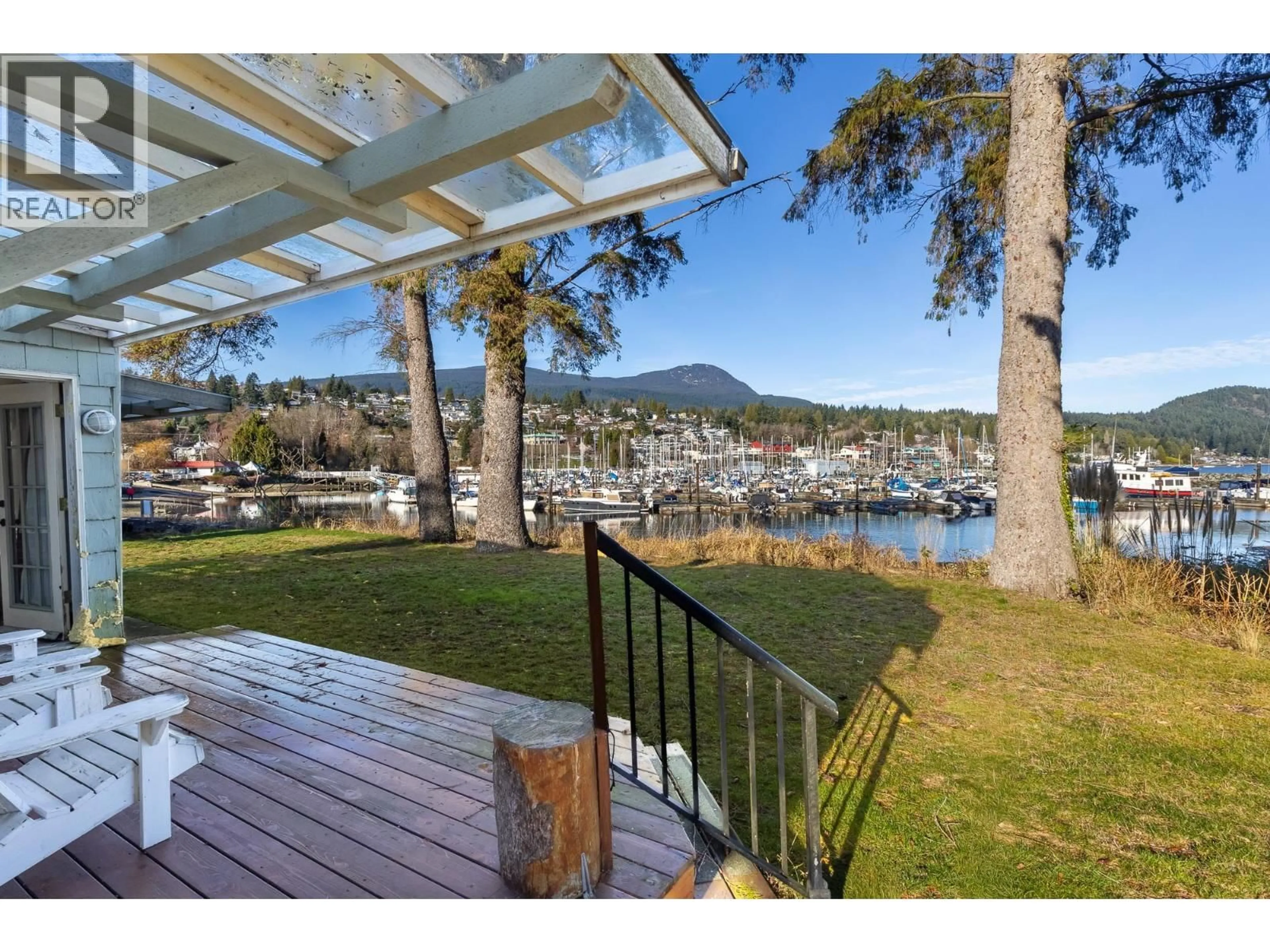 Patio, water/lake/river/ocean view for 636 BAY ROAD, Gibsons British Columbia V0N1V8