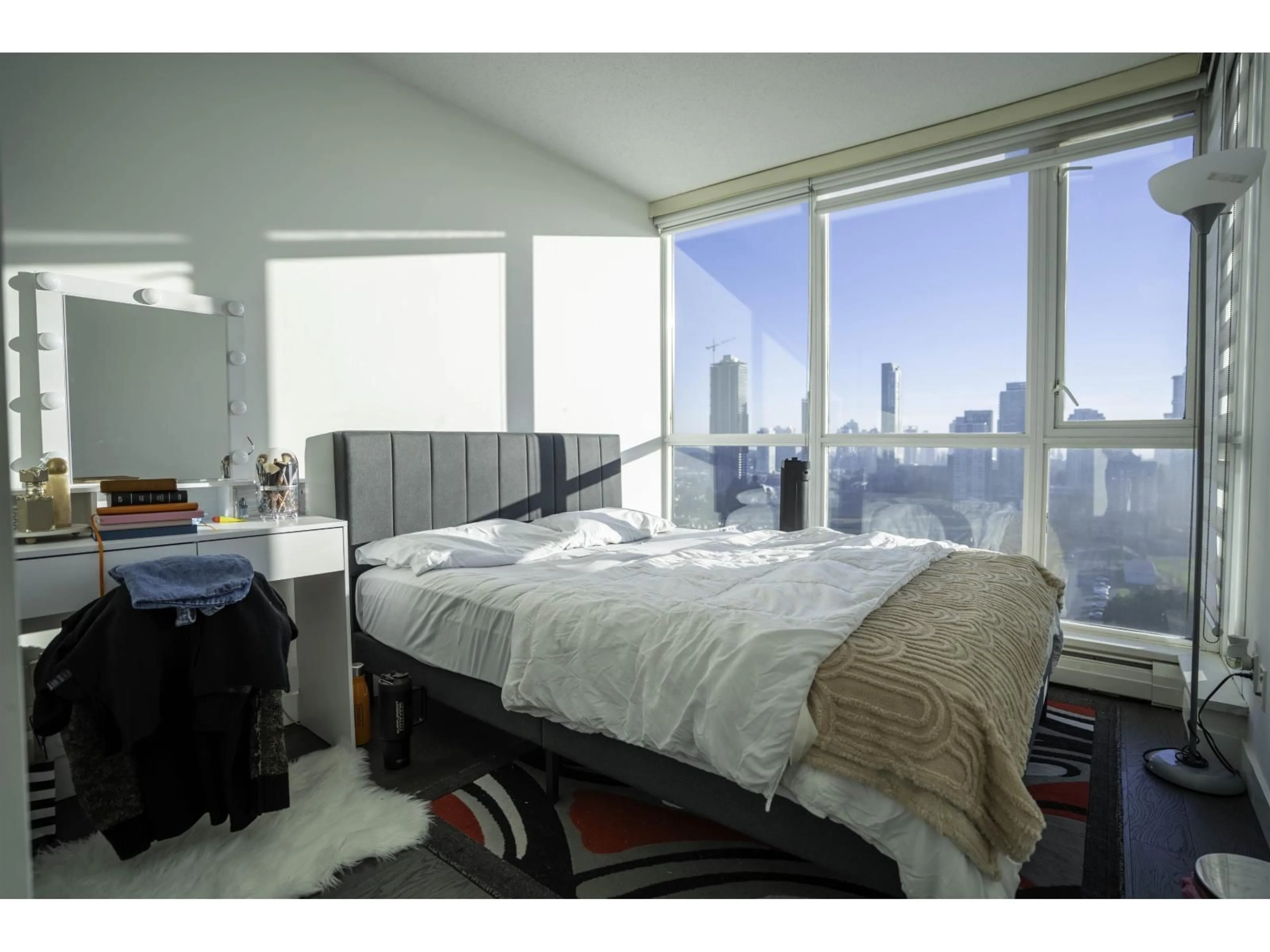 A pic of a room for 2204 - 10777 UNIVERSITY DRIVE, Surrey British Columbia V3T0E6