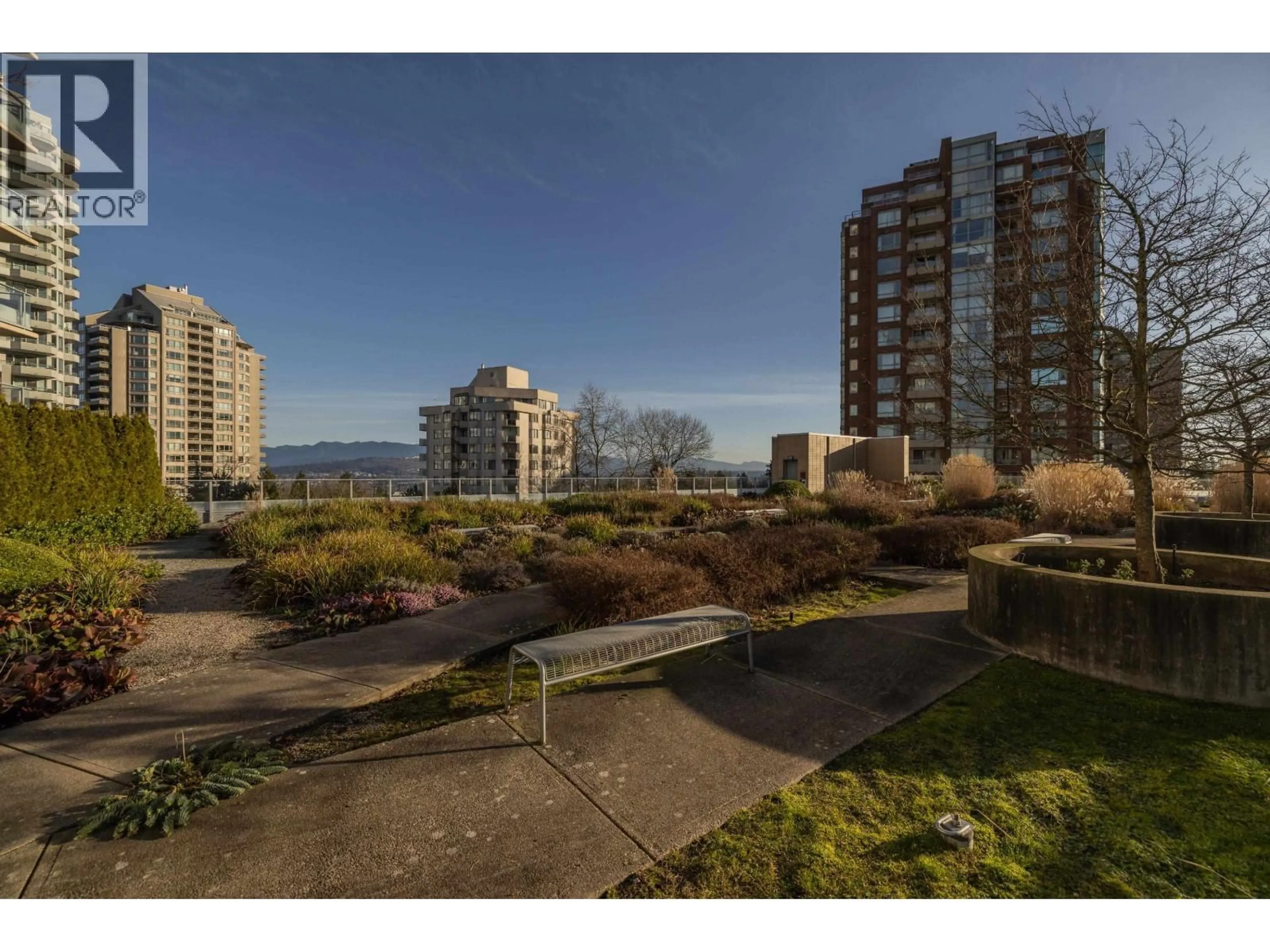 A pic from outside/outdoor area/front of a property/back of a property/a pic from drone, unknown for 702 - 4808 HAZEL STREET, Burnaby British Columbia V5H0A2