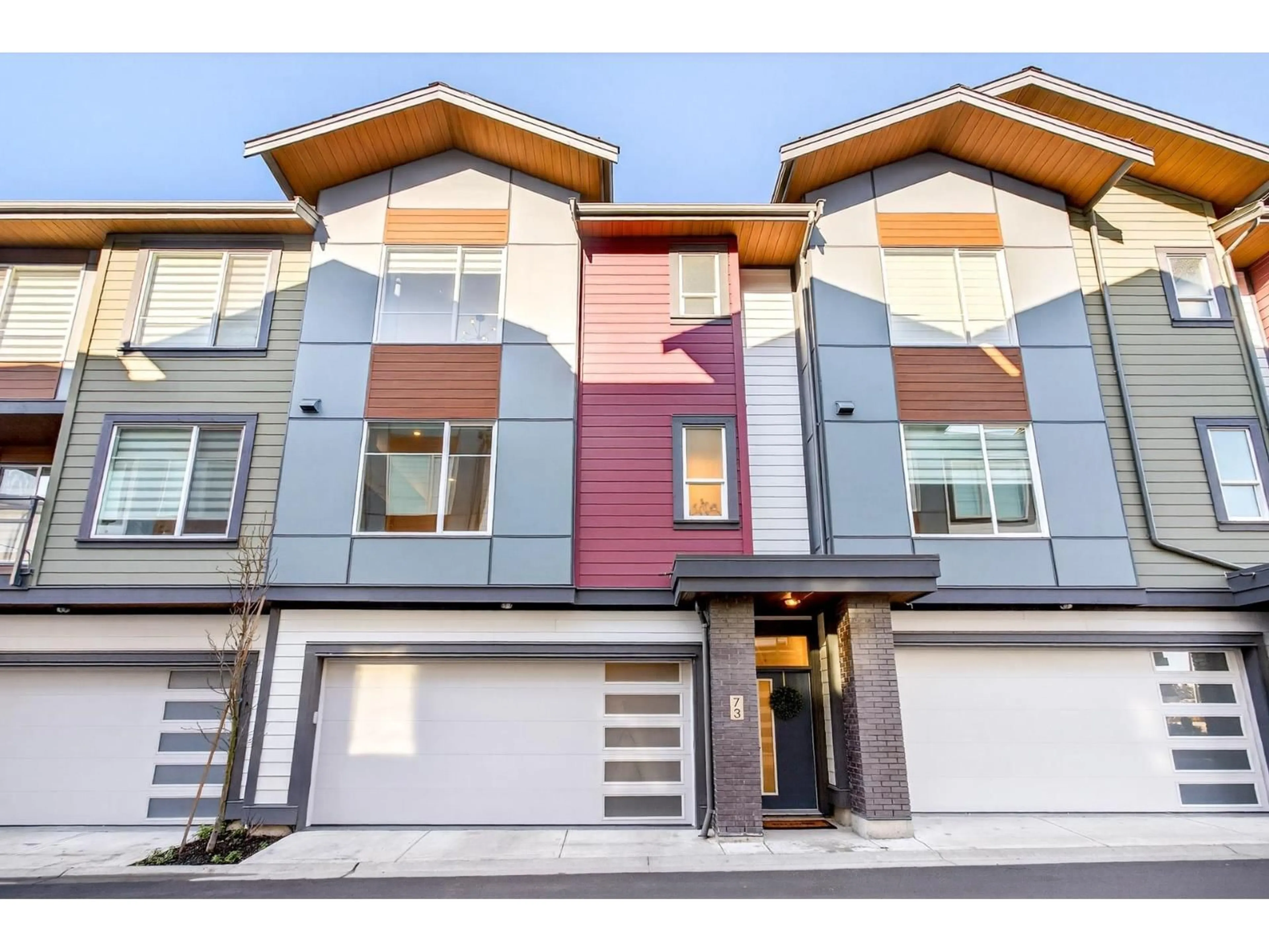 Home with vinyl exterior material, street for 73 - 20763 76 AVENUE, Langley British Columbia V2Y3N8