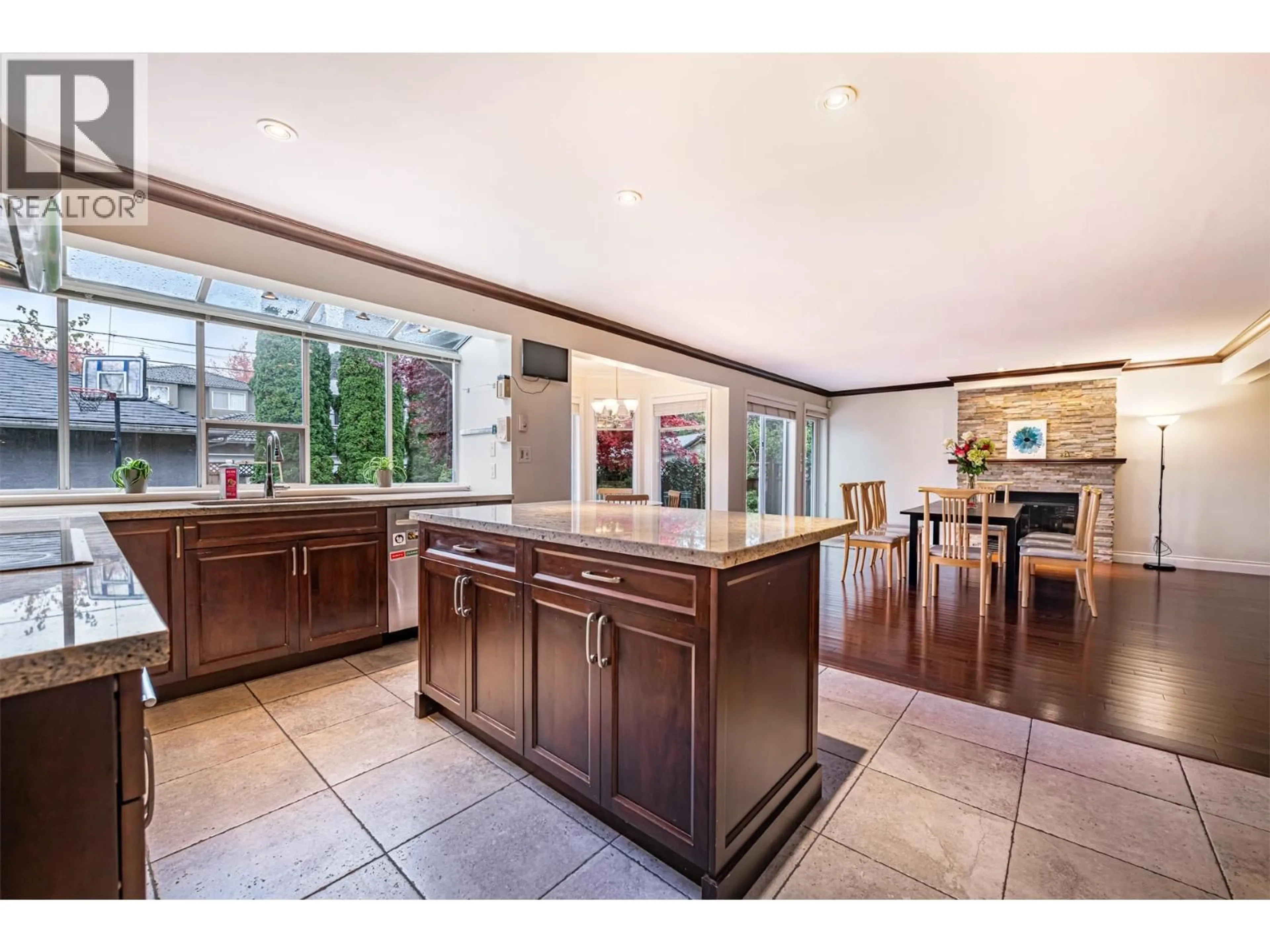 Open concept kitchen, ceramic/tile floor for 4570 13TH AVENUE, Vancouver British Columbia V6R2V4