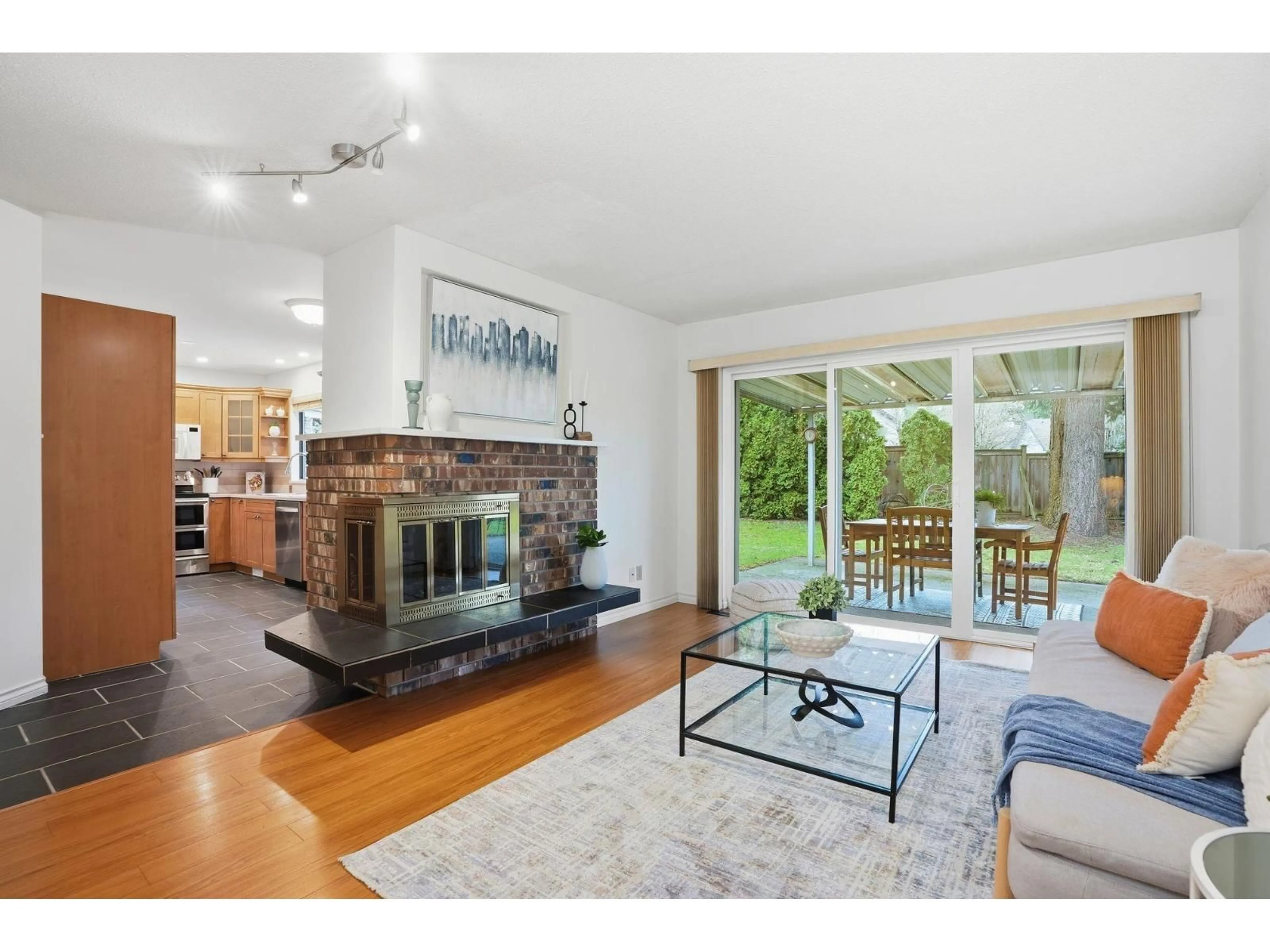 Living room with furniture, unknown for 11960 WOODRIDGE CRESCENT, Delta British Columbia V4E3H5