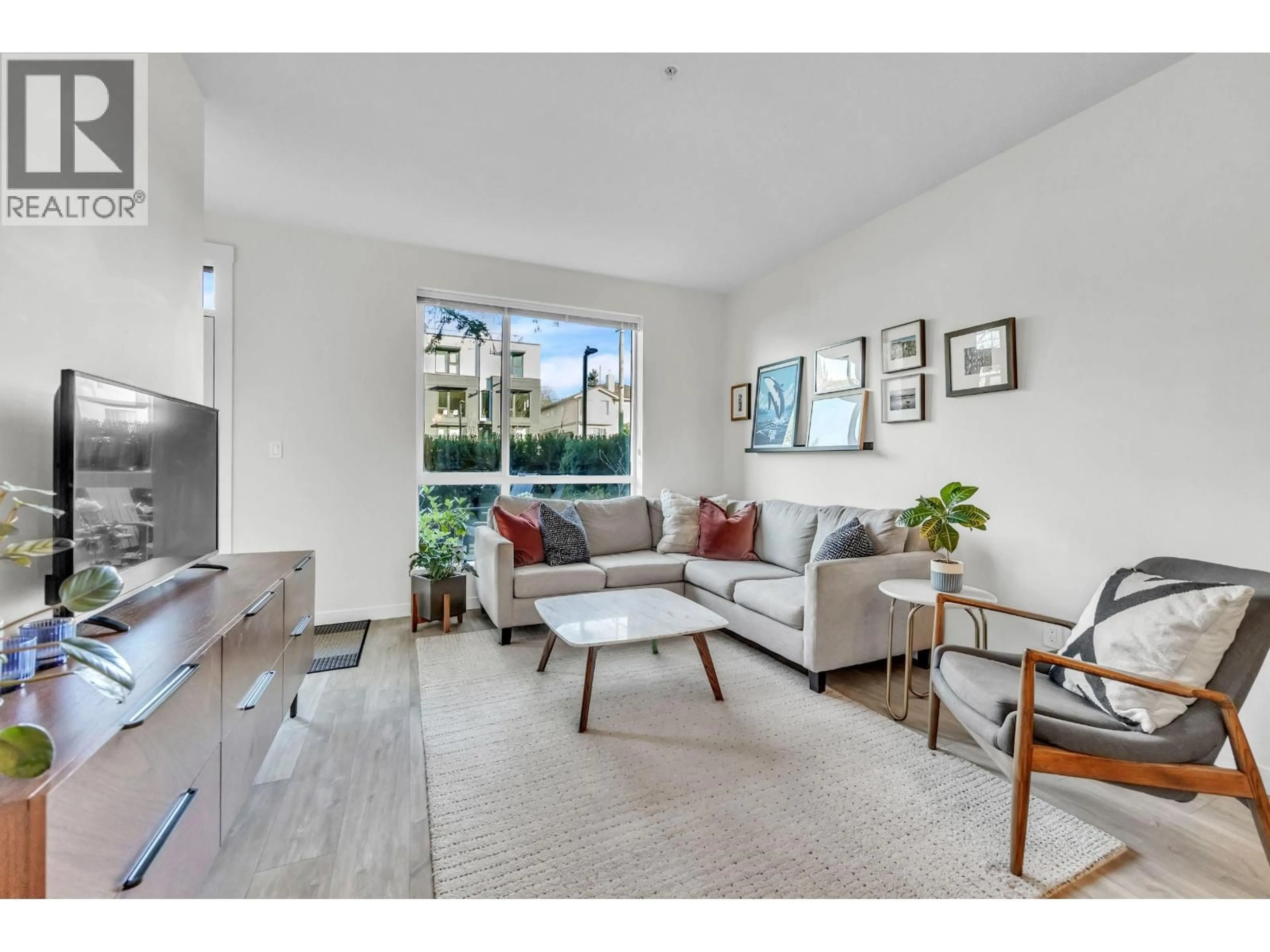 Living room with furniture, unknown for 108 - 615 3RD STREET, North Vancouver British Columbia V7L0G3