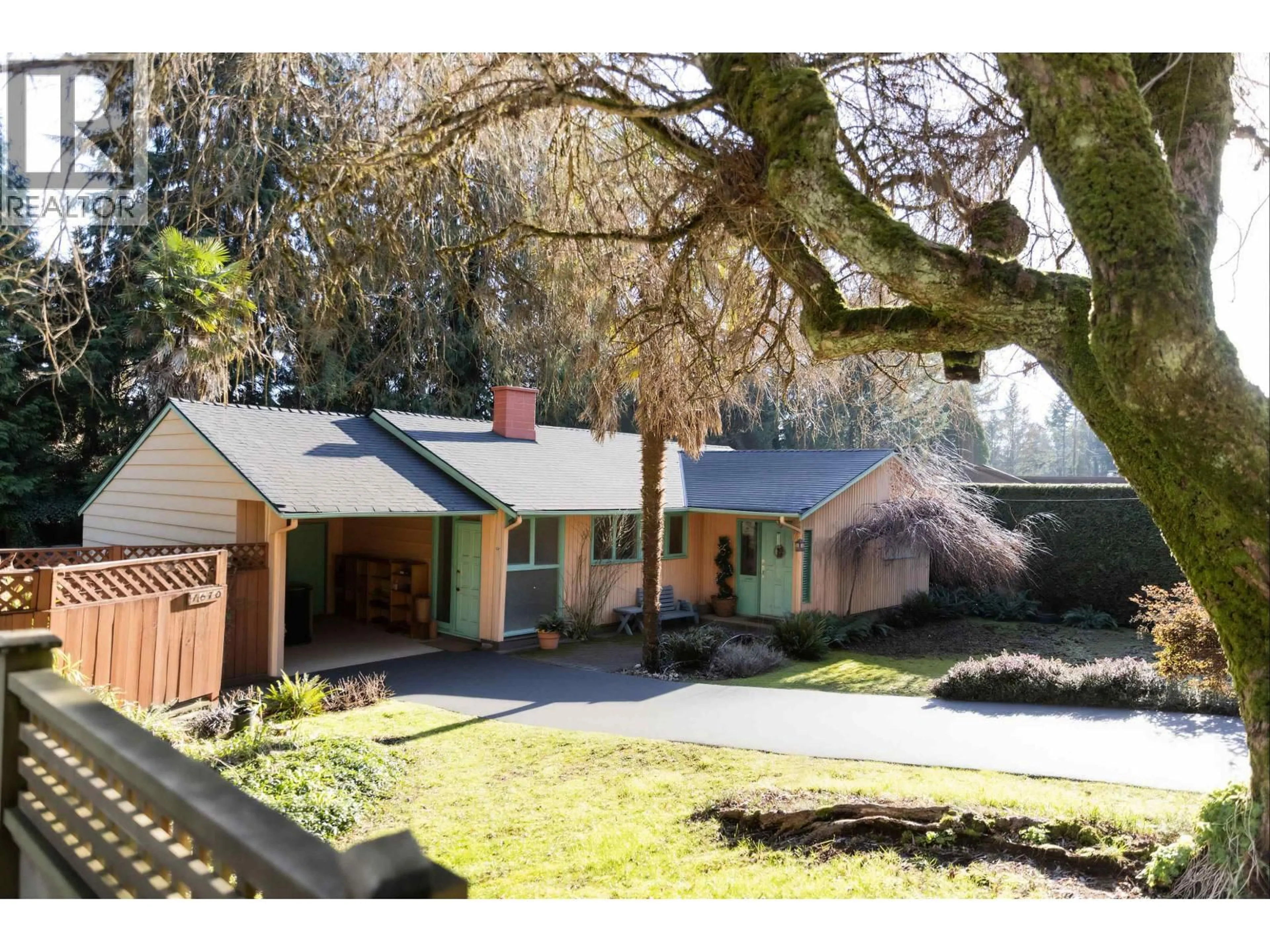 A pic from outside/outdoor area/front of a property/back of a property/a pic from drone, street for 1670 AYLESLYNN DRIVE, North Vancouver British Columbia V7J2T3