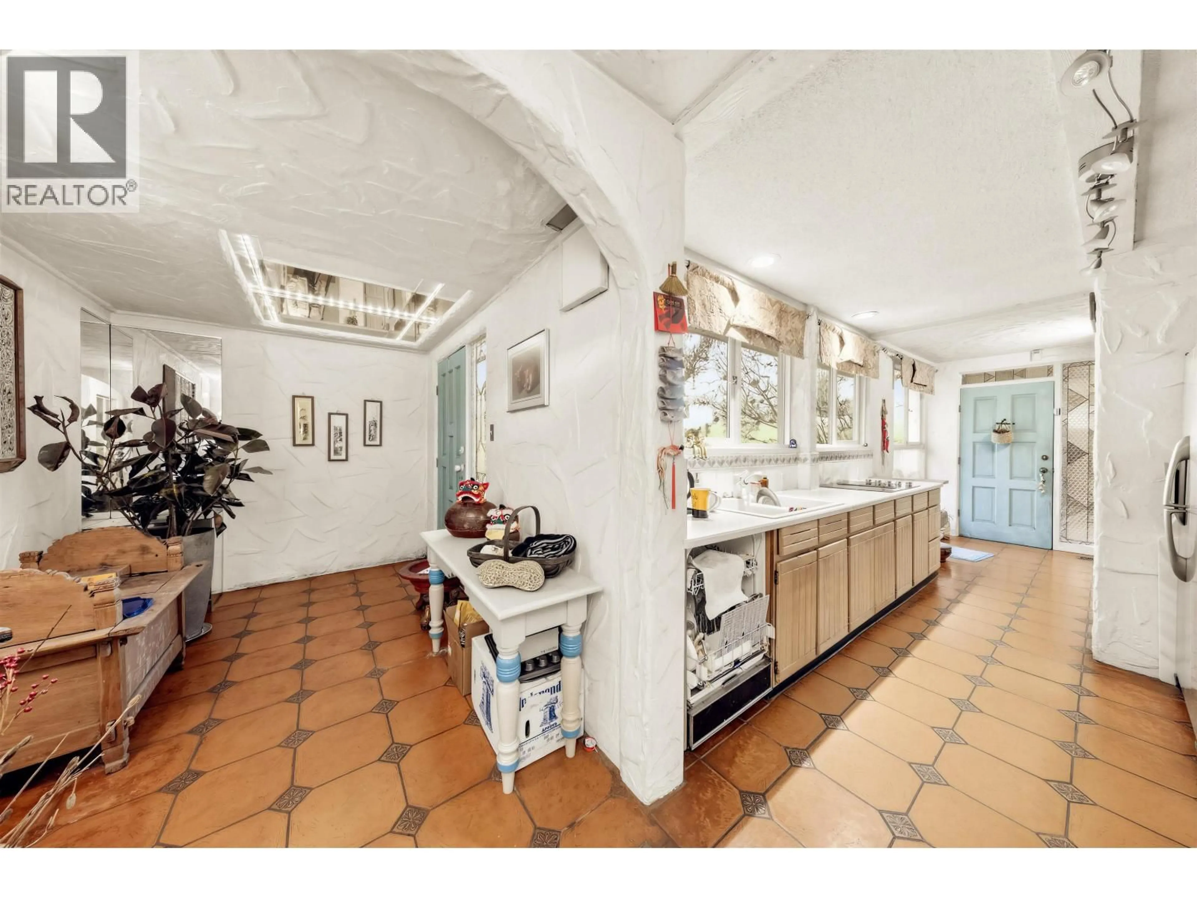 Unknown for 1670 AYLESLYNN DRIVE, North Vancouver British Columbia V7J2T3