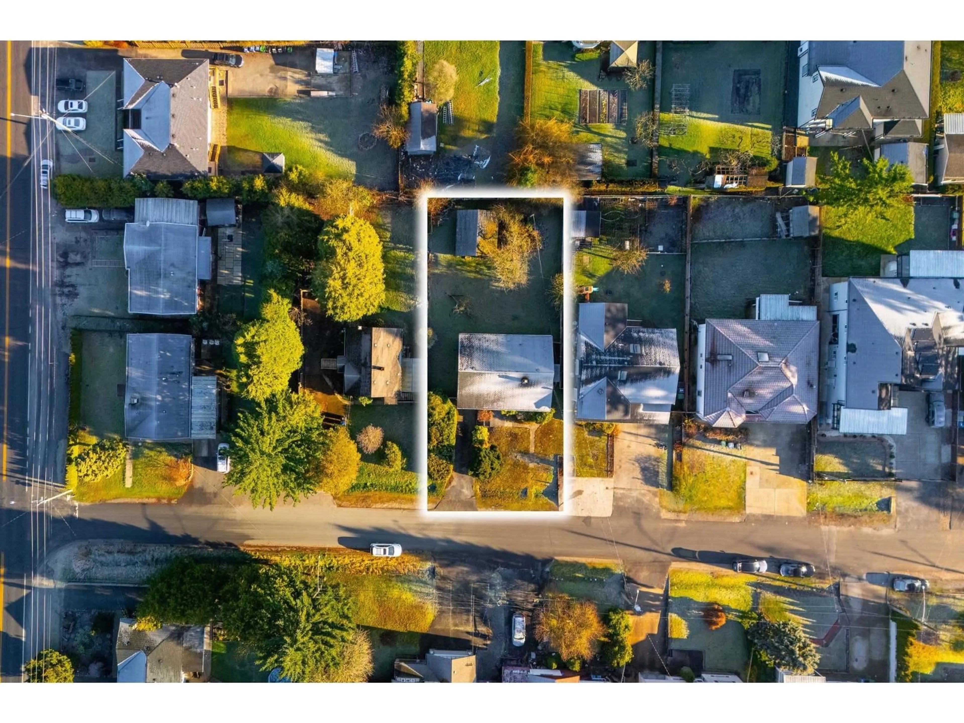 A pic from outside/outdoor area/front of a property/back of a property/a pic from drone, street for 13817 BERG ROAD, Surrey British Columbia V3R5L2