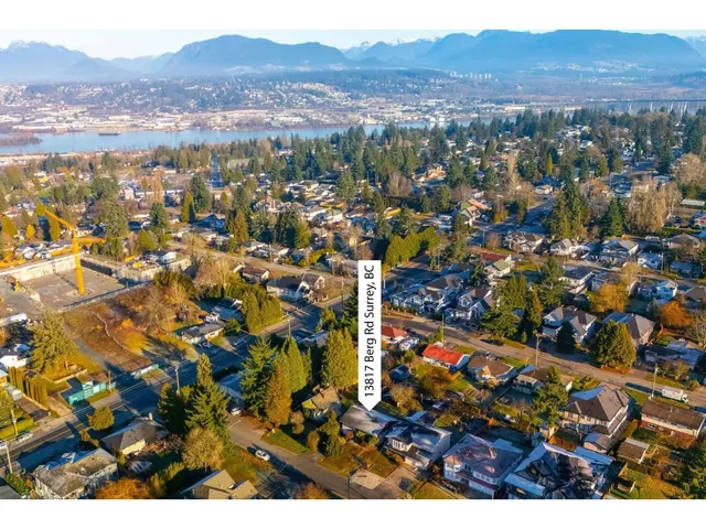13817 BERG ROAD, Surrey 4