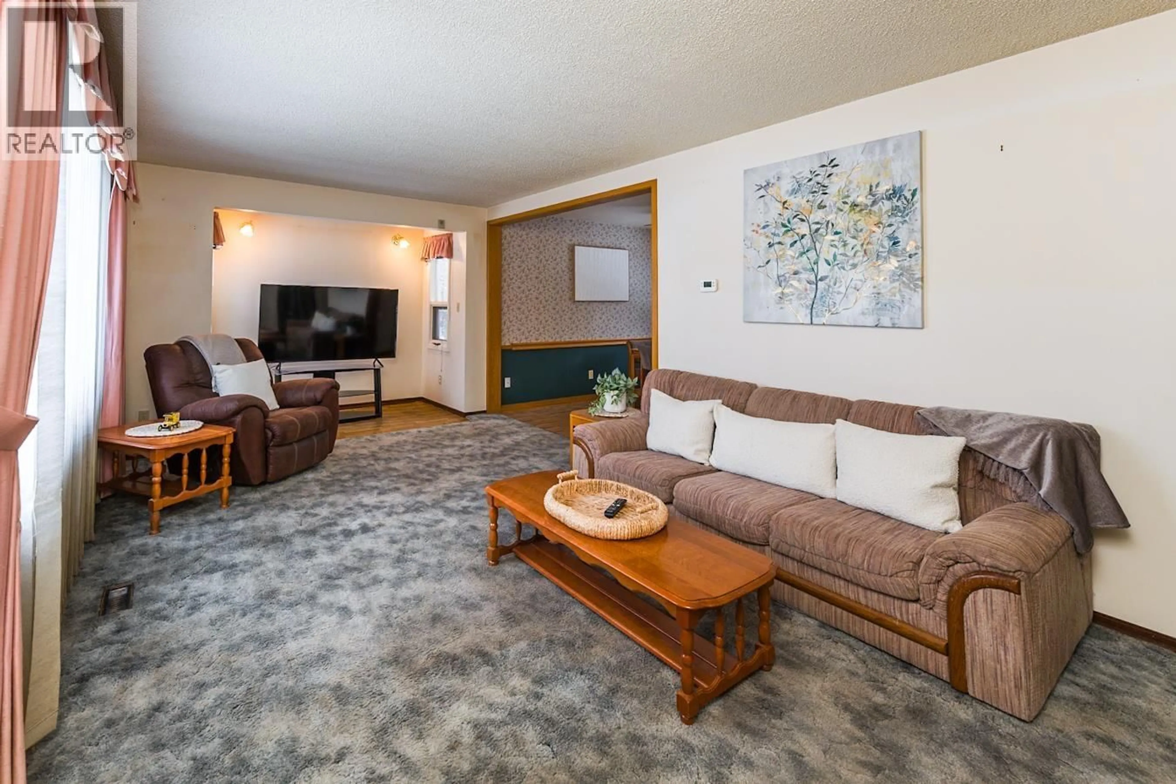 Living room with furniture, carpet floor for 3670 TAFT PLACE, Prince George British Columbia V2K3E3