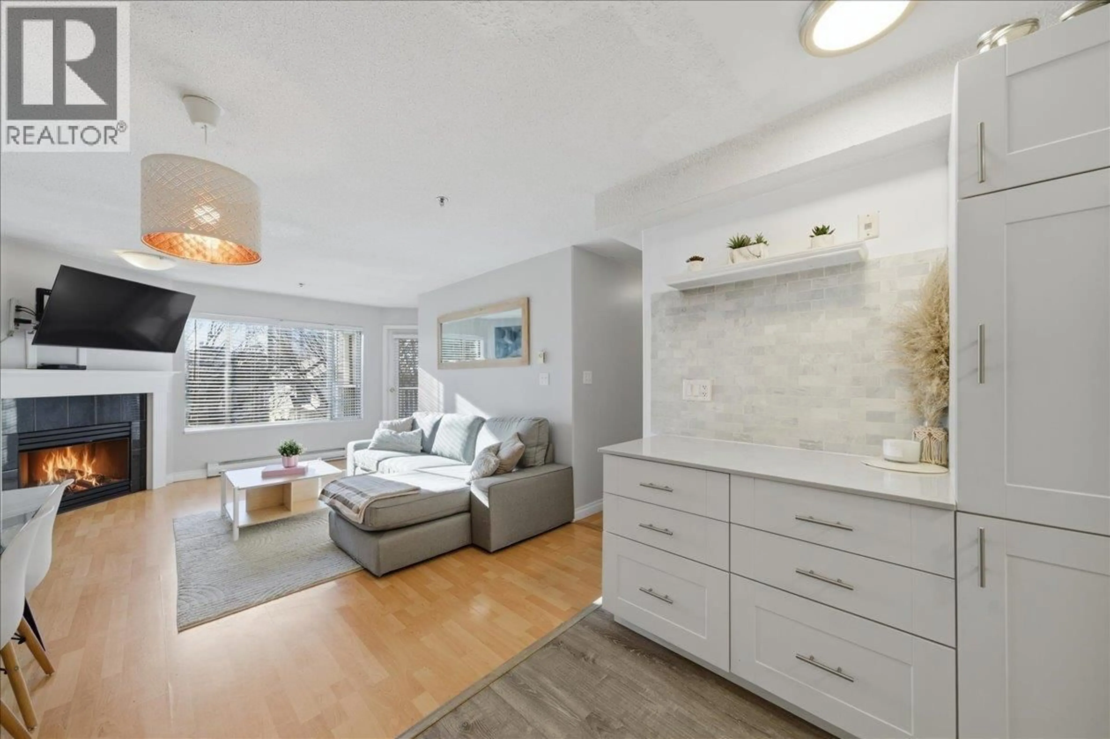 Living room with furniture, unknown for 303 - 1433 1ST AVENUE, Vancouver British Columbia V5N1A4