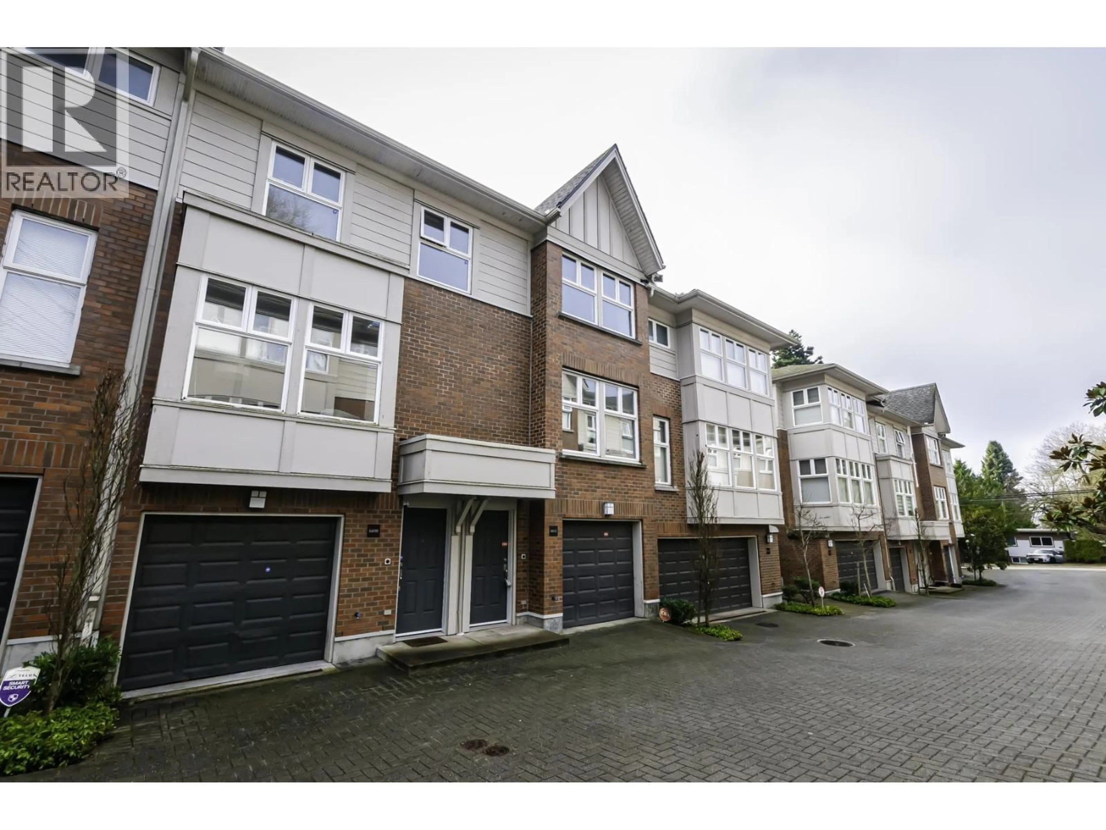 A pic from outside/outdoor area/front of a property/back of a property/a pic from drone, street for 6608 ARBUTUS STREET, Vancouver British Columbia V6P5S5