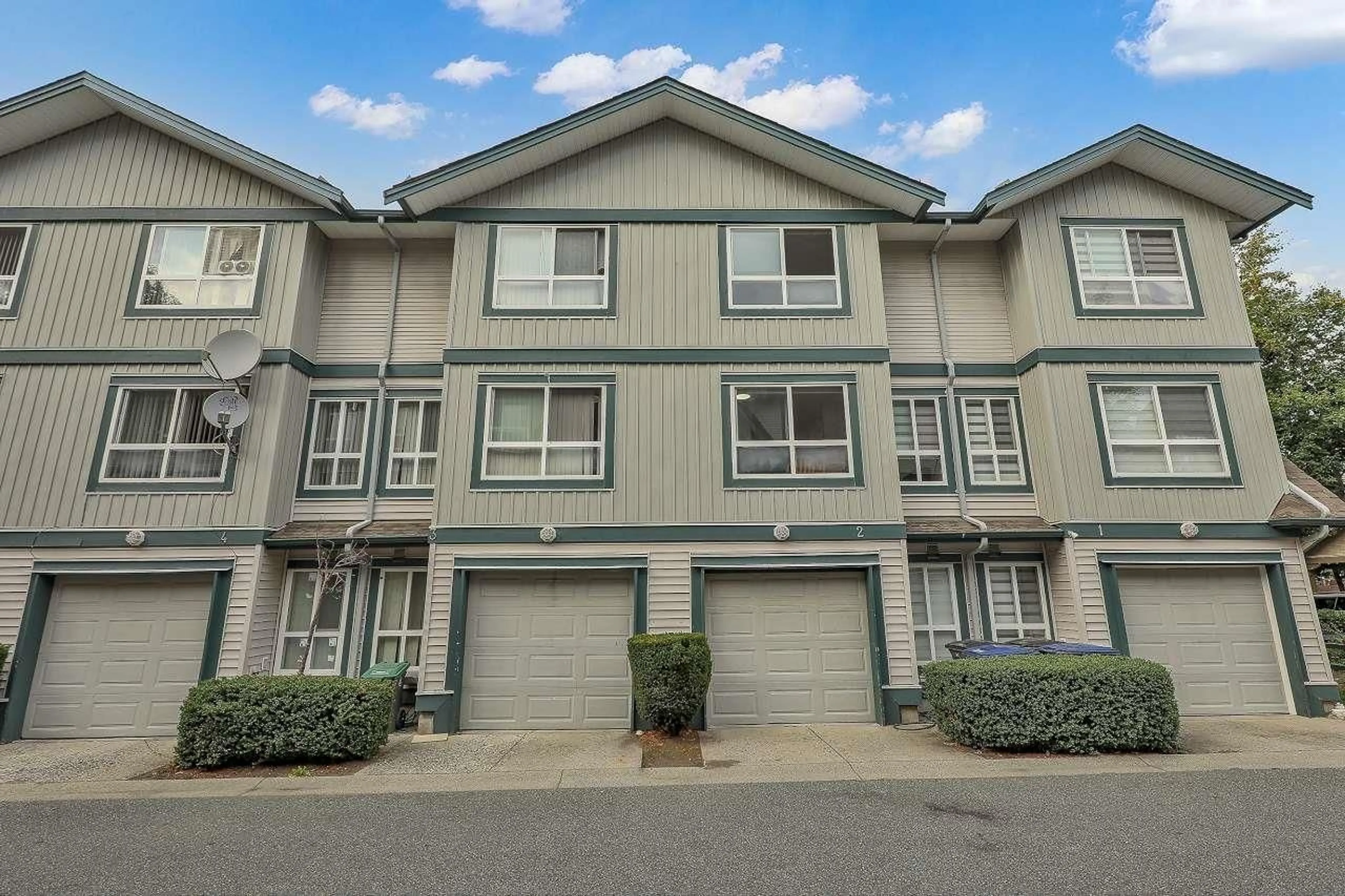 Unknown for 2 - 12730 66 AVENUE, Surrey British Columbia V3W1P3