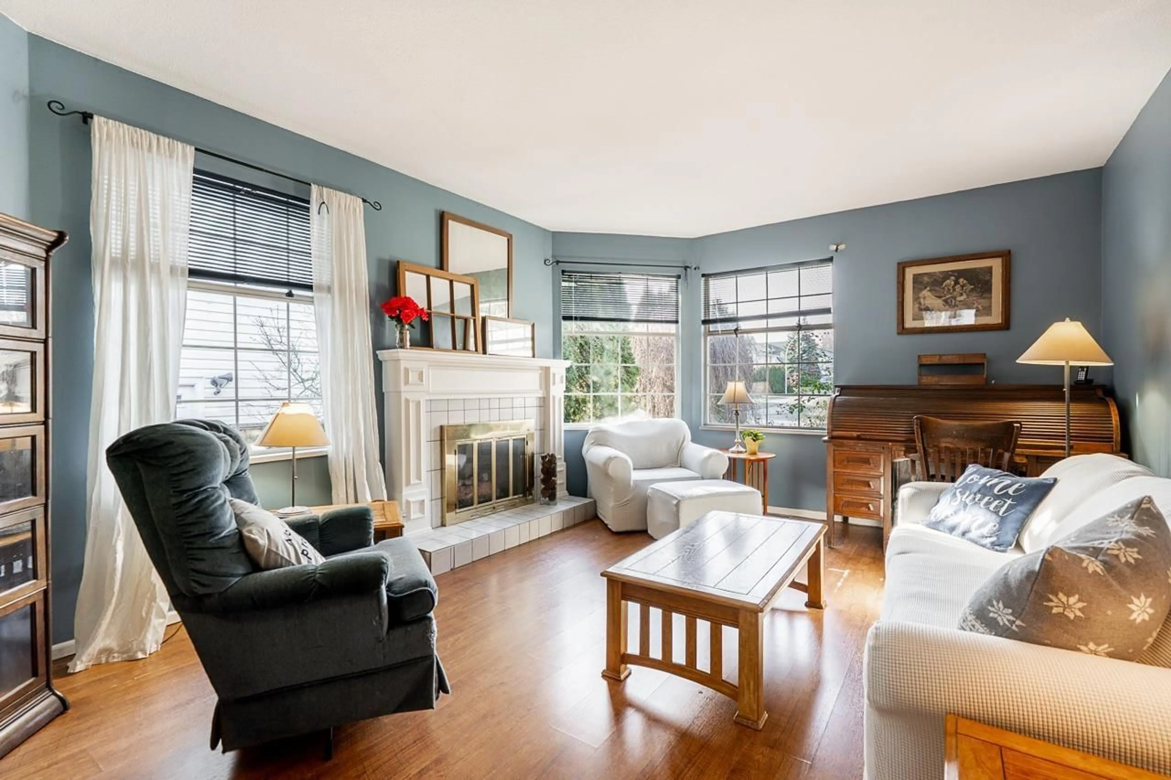 Living room with furniture, unknown for 6548 WILLOUGHBY WAY, Langley British Columbia V2Y1K4