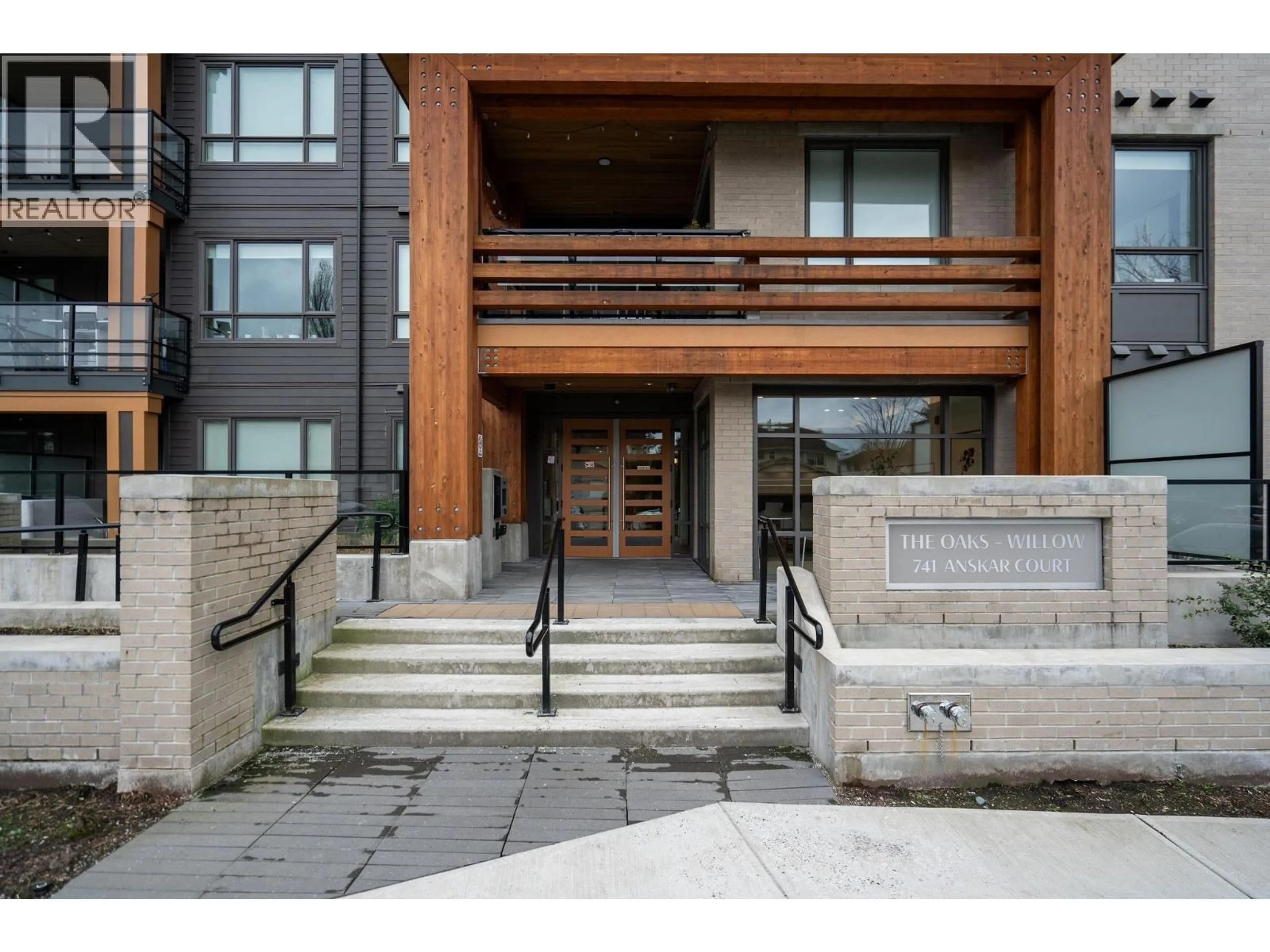 Indoor foyer for 101 - 741 ANSKAR COURT, Coquitlam British Columbia V3J0N3