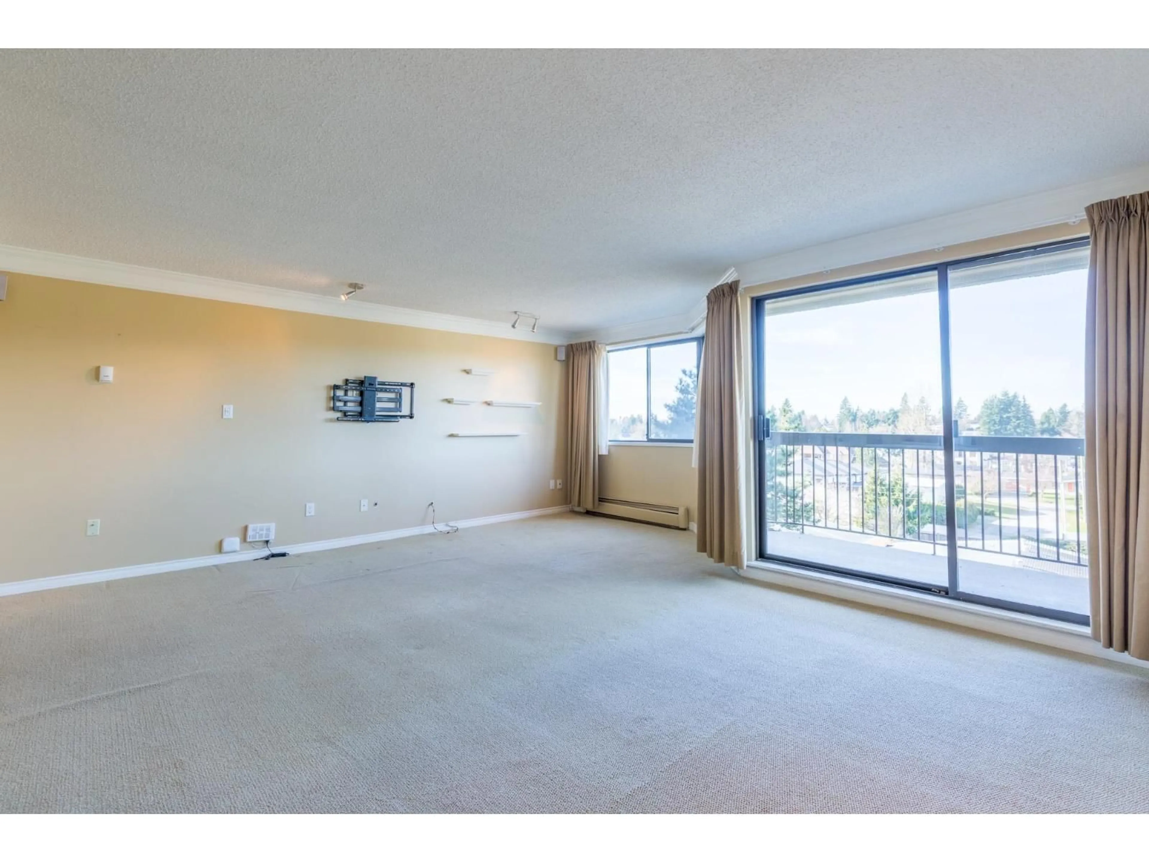 A pic of a room for 514 - 31955 OLD YALE ROAD, Abbotsford British Columbia V2T4N1