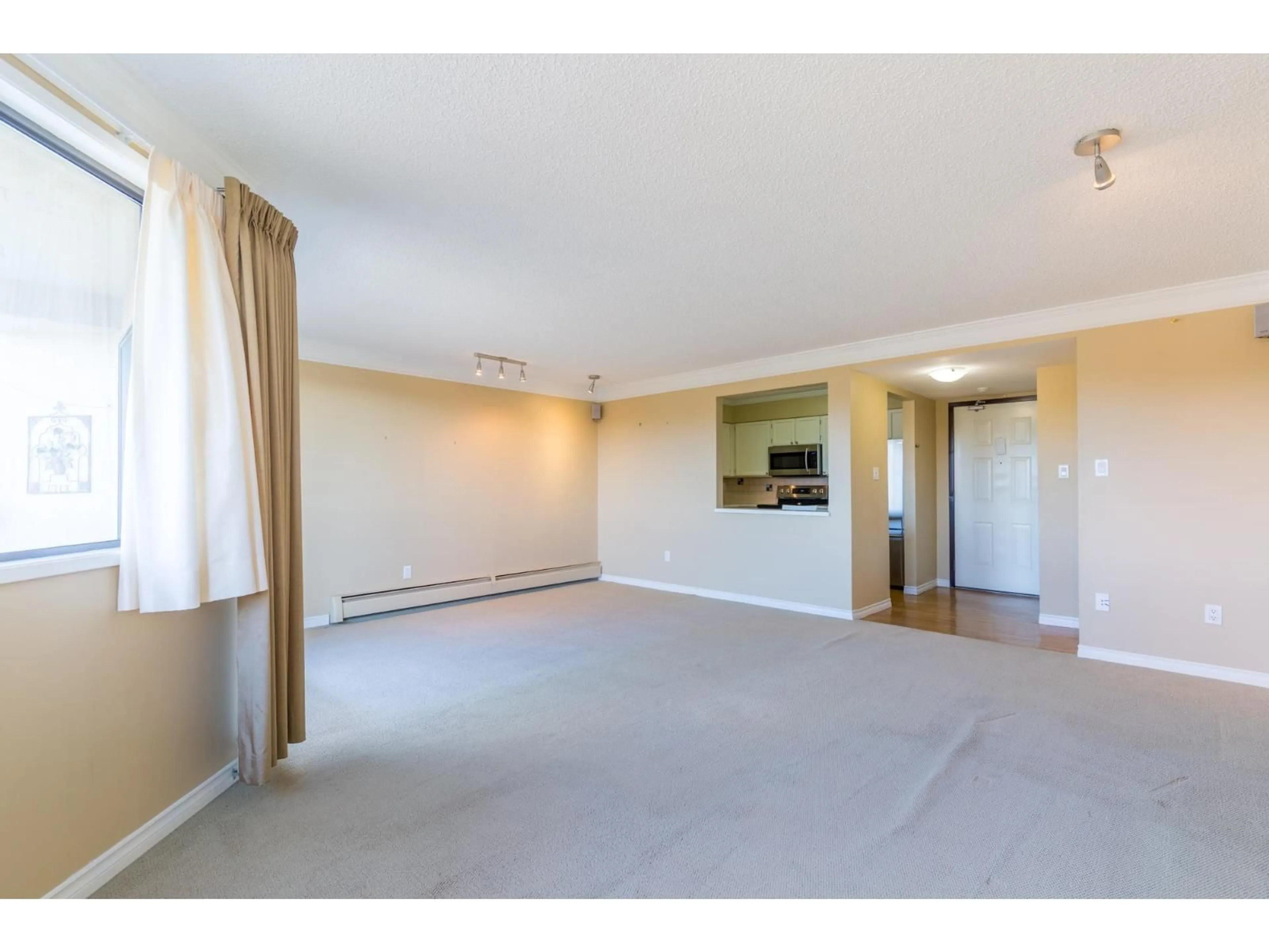 A pic of a room for 514 - 31955 OLD YALE ROAD, Abbotsford British Columbia V2T4N1