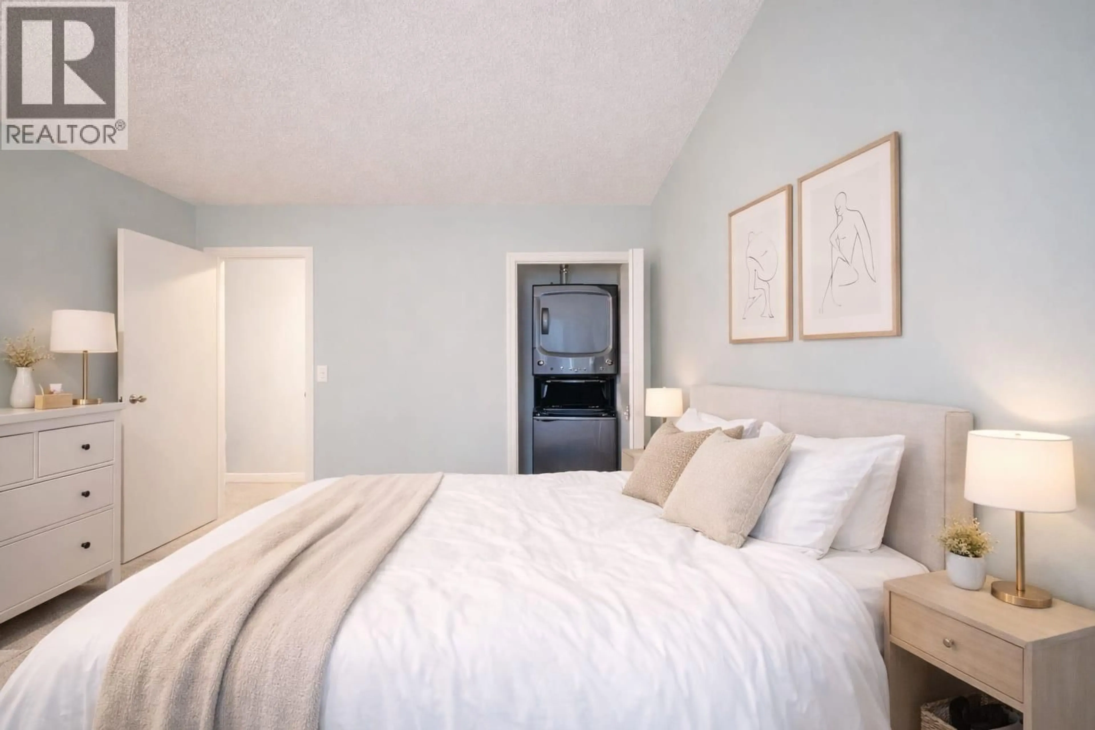 Bedroom with bed, unknown for 411 - 2915 GLEN DRIVE, Coquitlam British Columbia V3B7H8