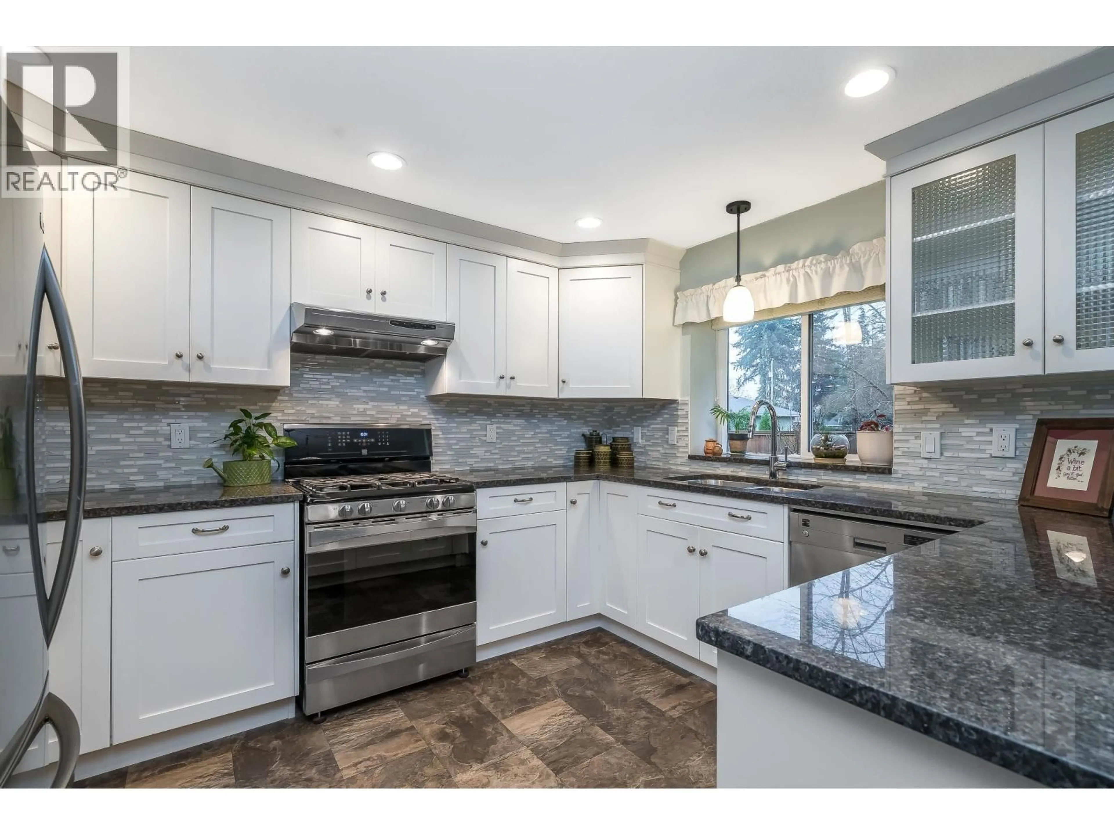 Open concept kitchen, ceramic/tile floor for 12020 DOVER STREET, Maple Ridge British Columbia V2X7X8