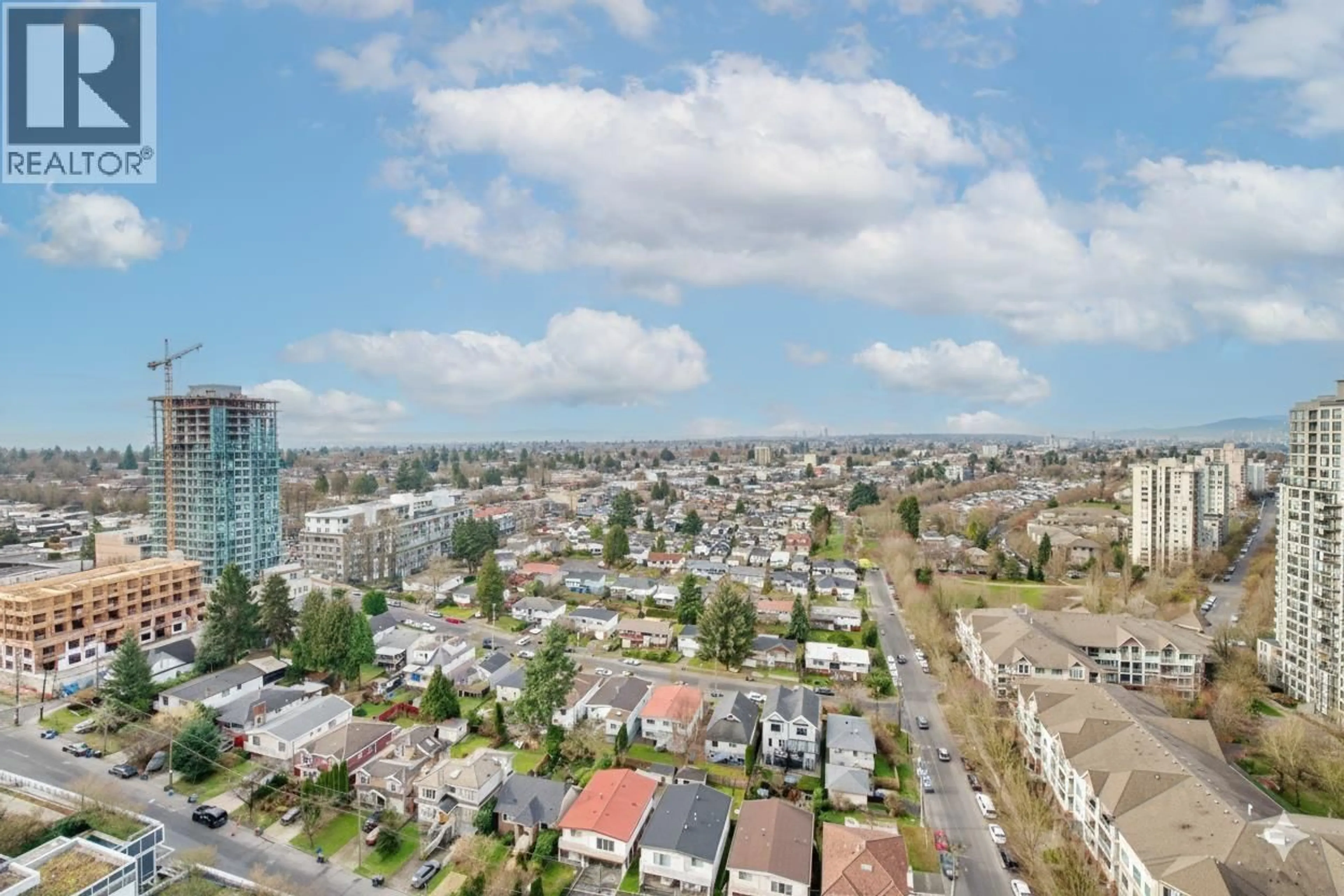 A pic from outside/outdoor area/front of a property/back of a property/a pic from drone, city buildings view from balcony for 2301 - 5515 BOUNDARY ROAD, Vancouver British Columbia V5R0E3