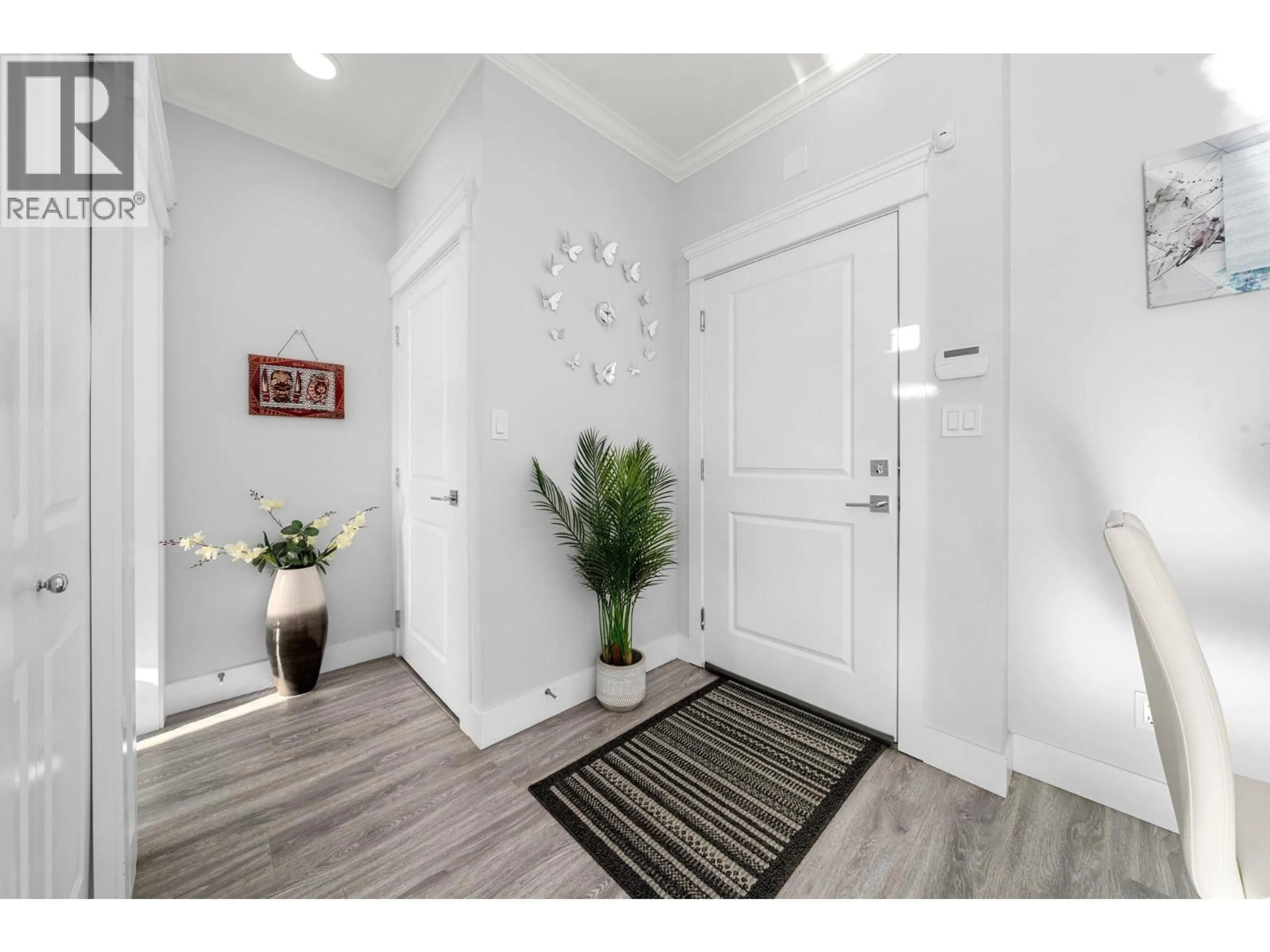 Indoor entryway for 203 - 2229 ATKINS AVENUE, Port Coquitlam British Columbia V3C1Y5