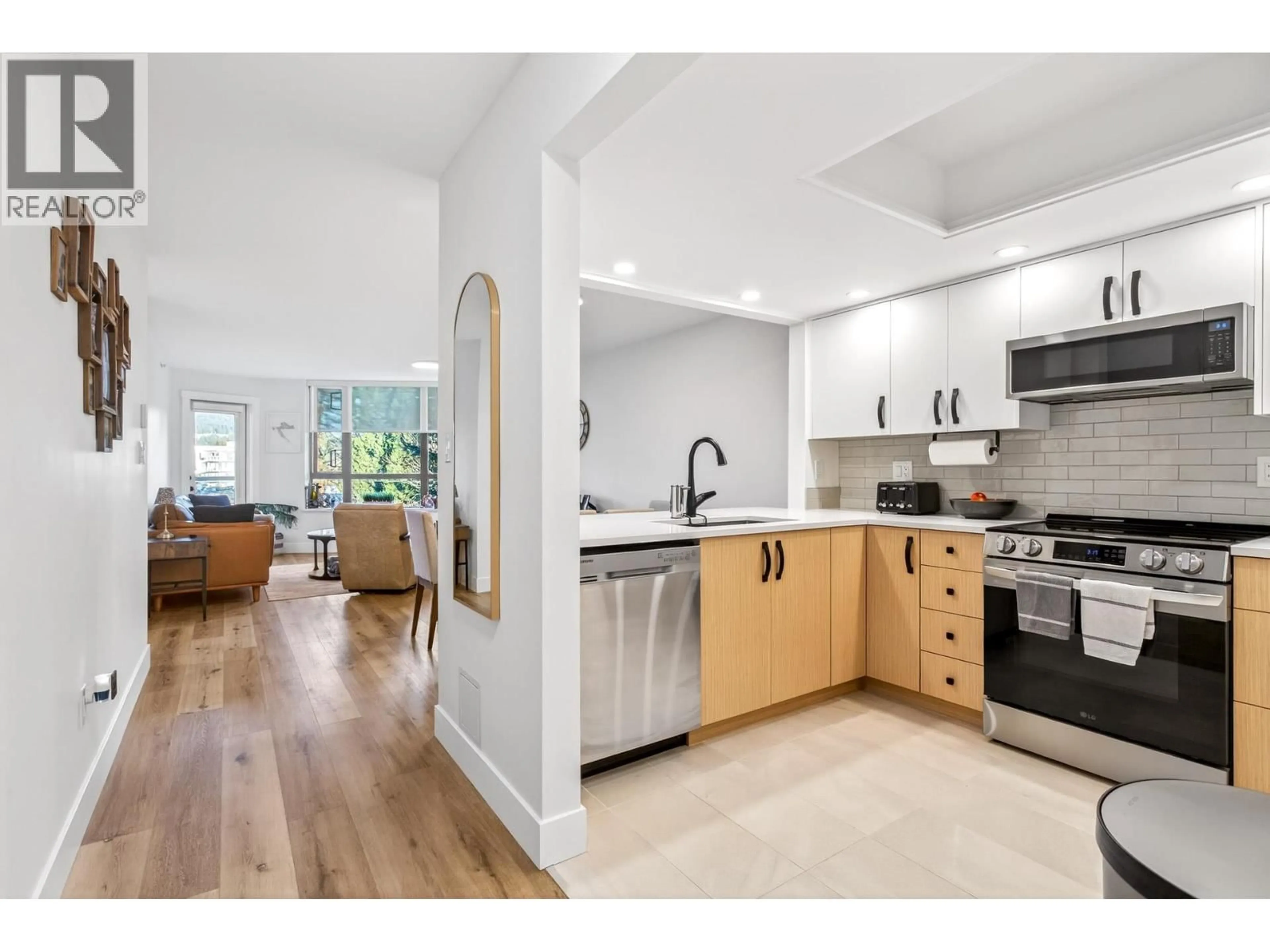 Open concept kitchen, unknown for 601 - 1196 PIPELINE ROAD, Coquitlam British Columbia V3B7Z6