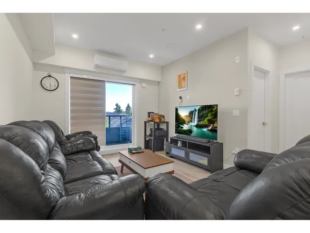 405 - 14438 72 AVENUE, Surrey 4