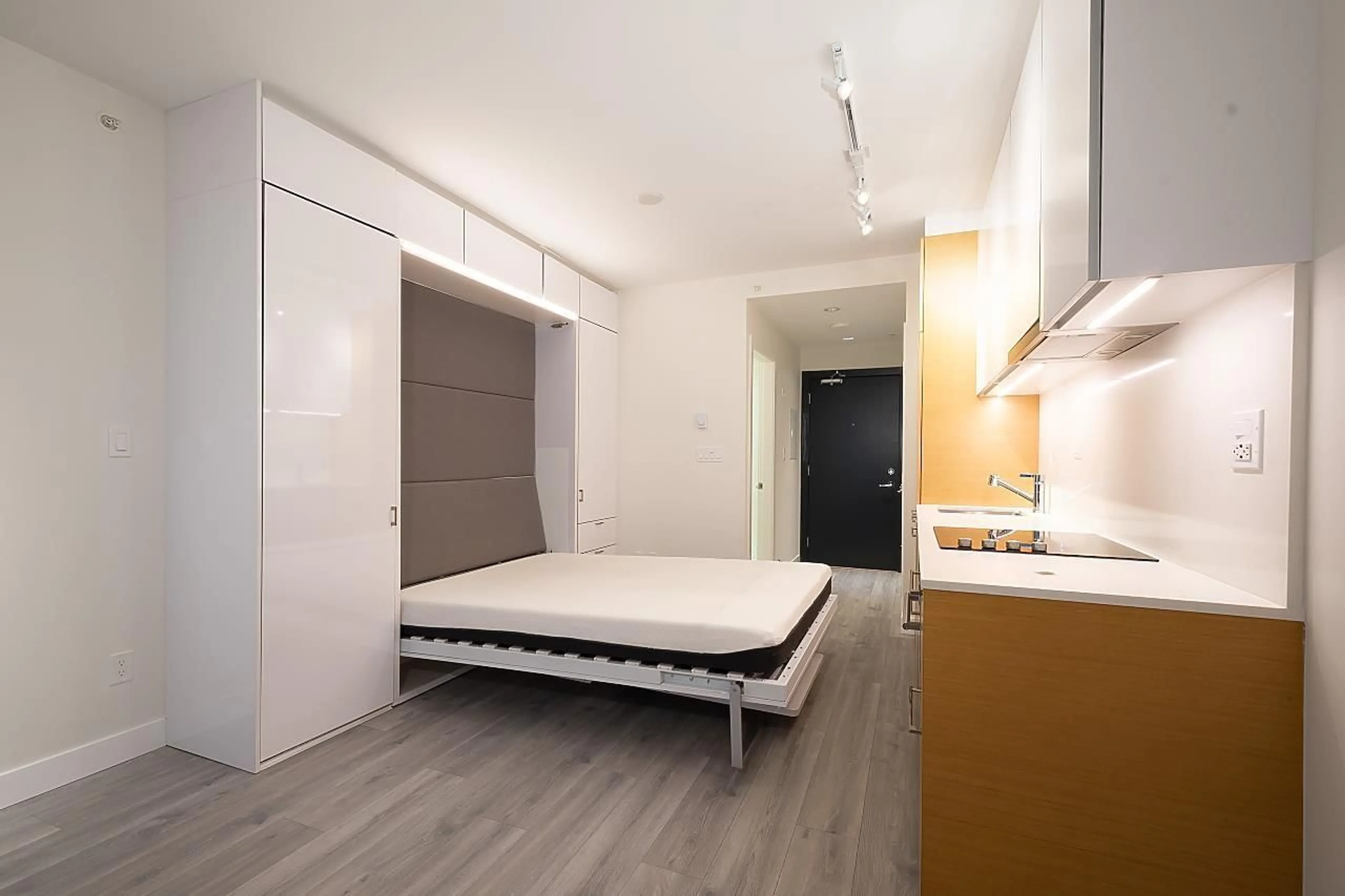 Bedroom with bed, unknown for 510 - 13438 CENTRAL AVENUE, Surrey British Columbia V3T0N2