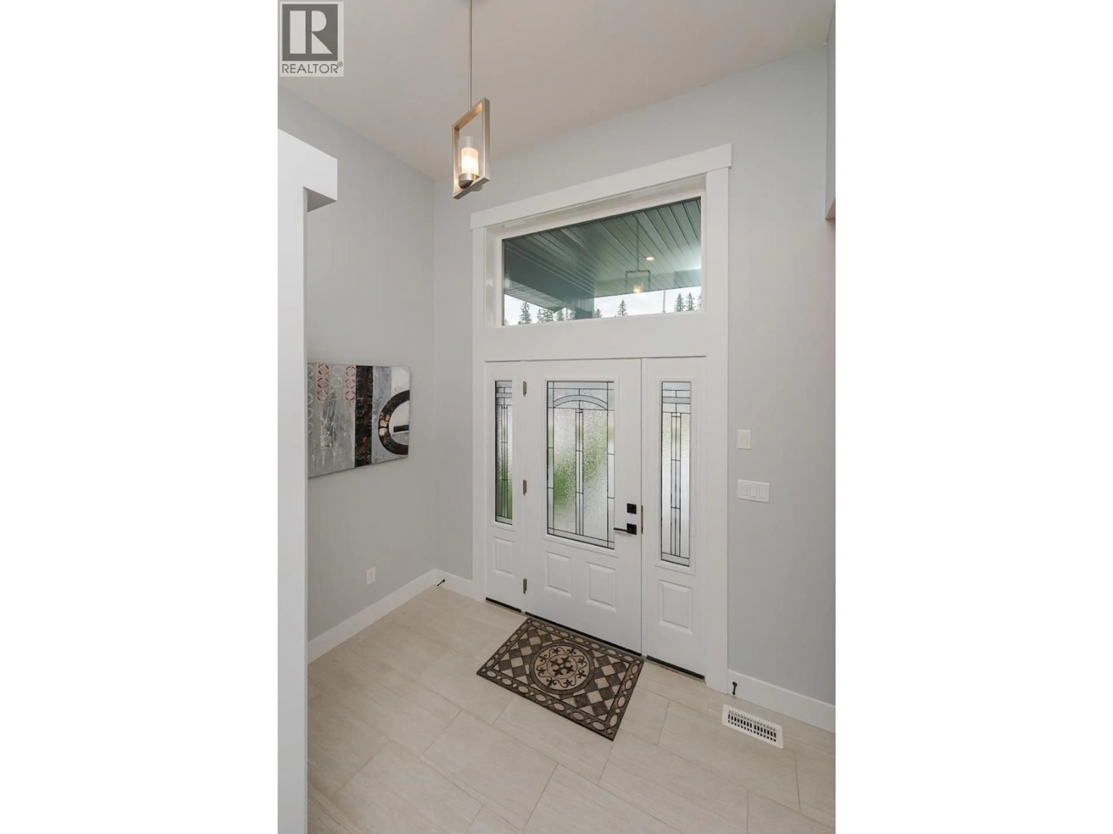 Indoor entryway for 7204 FOXRIDGE DRIVE, Prince George British Columbia V2N0H2