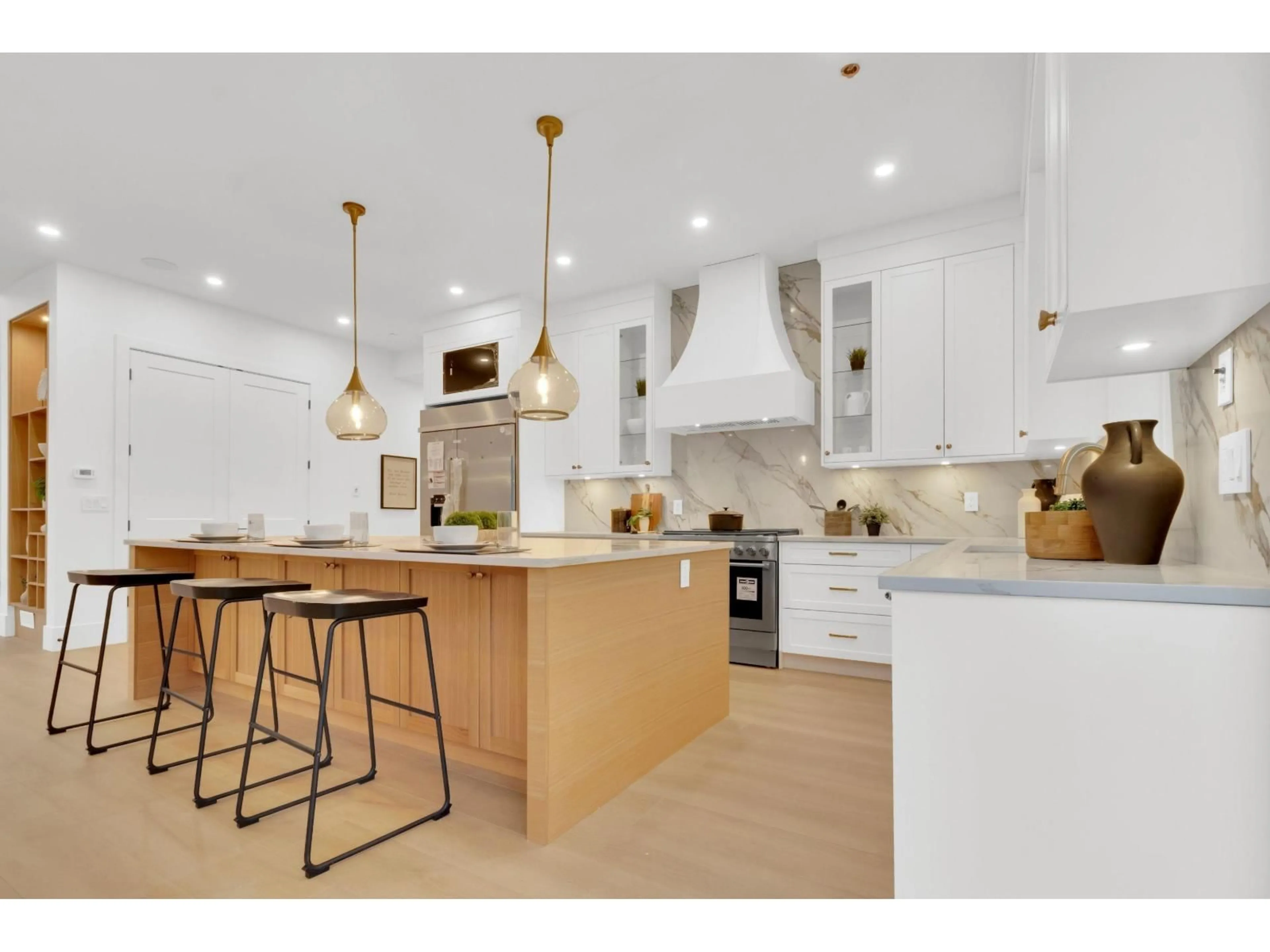 Open concept kitchen, unknown for 10032 TRILLIUM WAY, Rosedale British Columbia V0X1X1