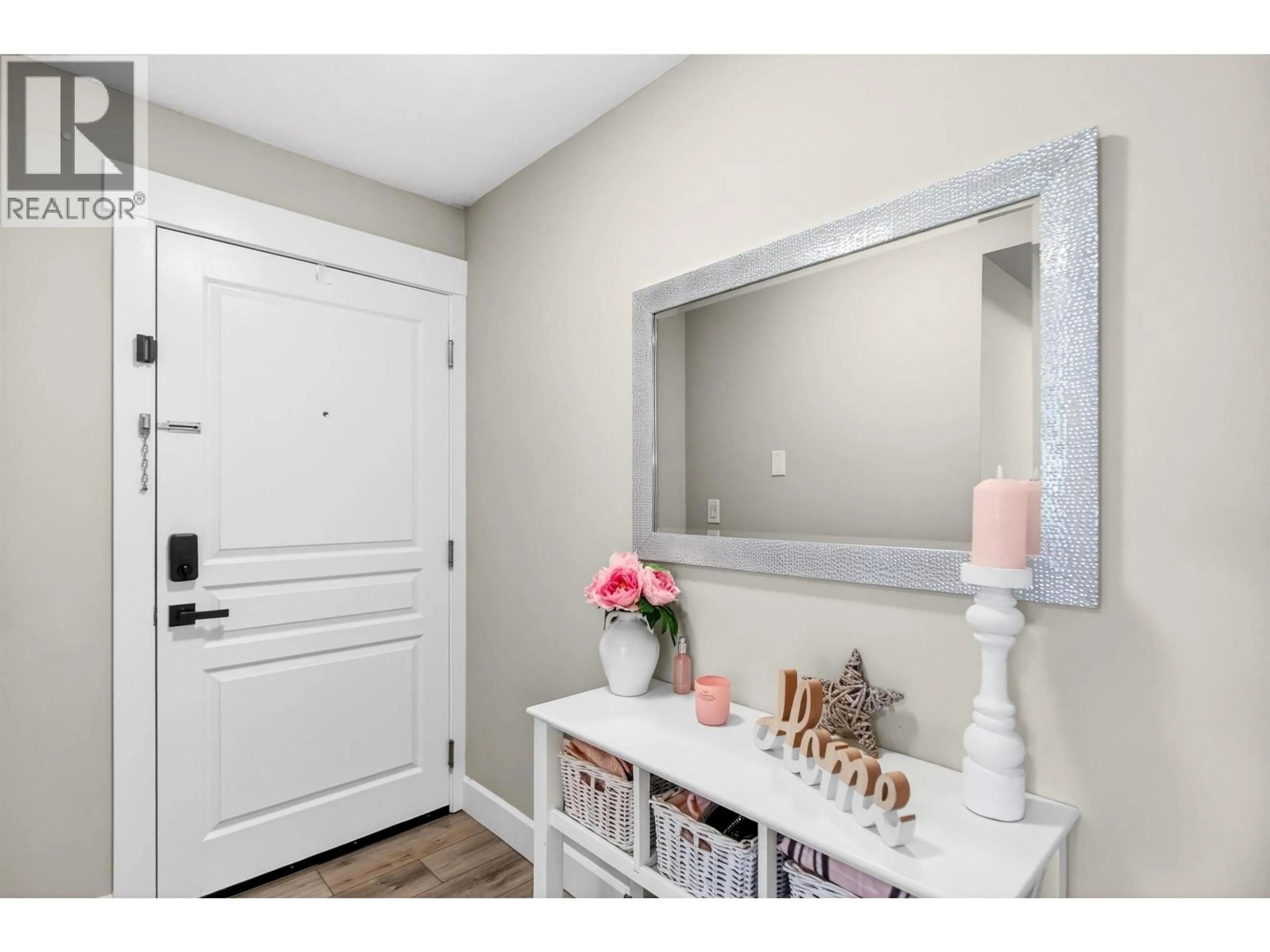 Indoor entryway for 309 - 12283 224 STREET, Maple Ridge British Columbia V2X8Z3