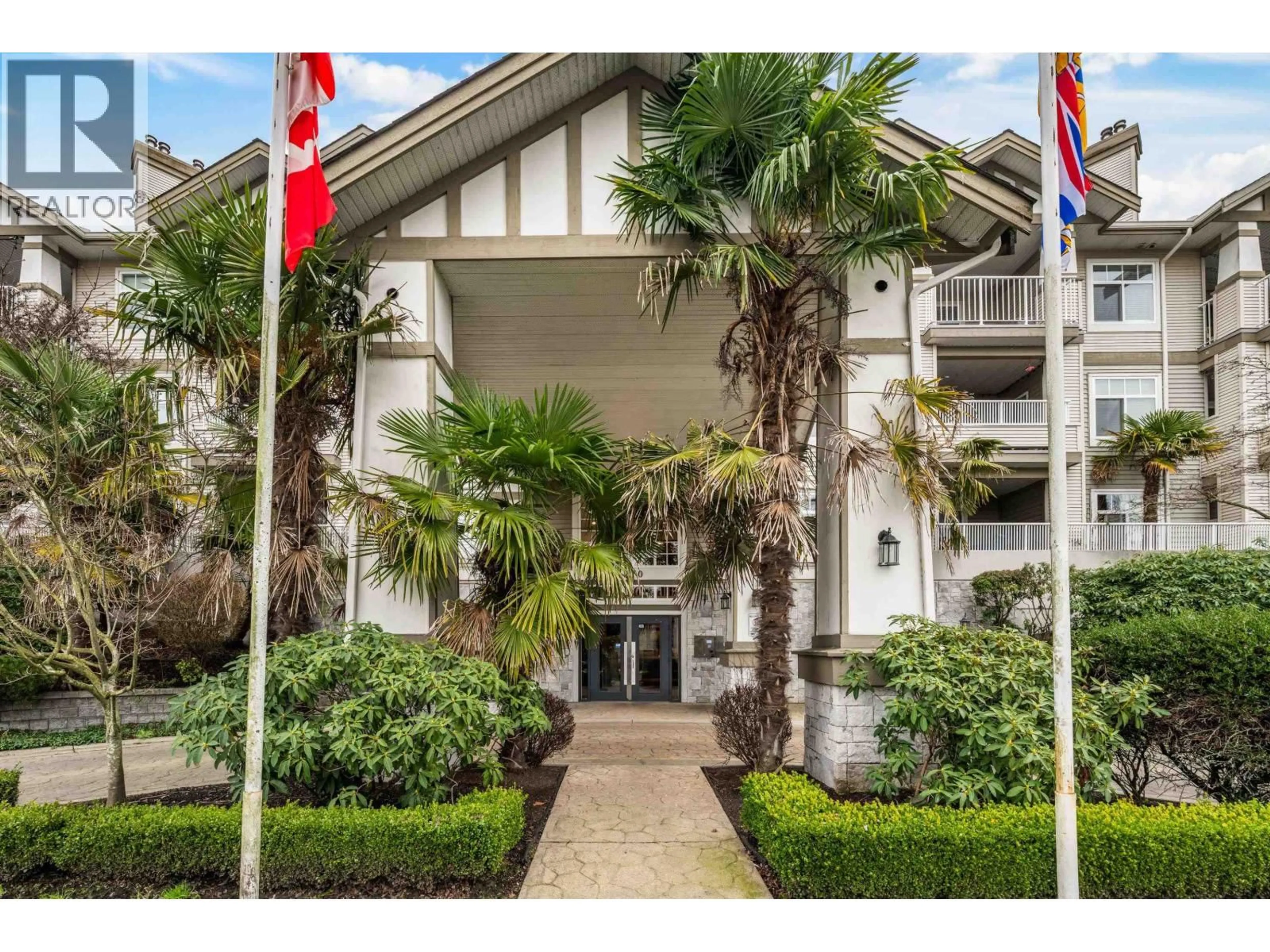 Indoor foyer for 209 - 4770 52A STREET, Ladner British Columbia V4K5B5