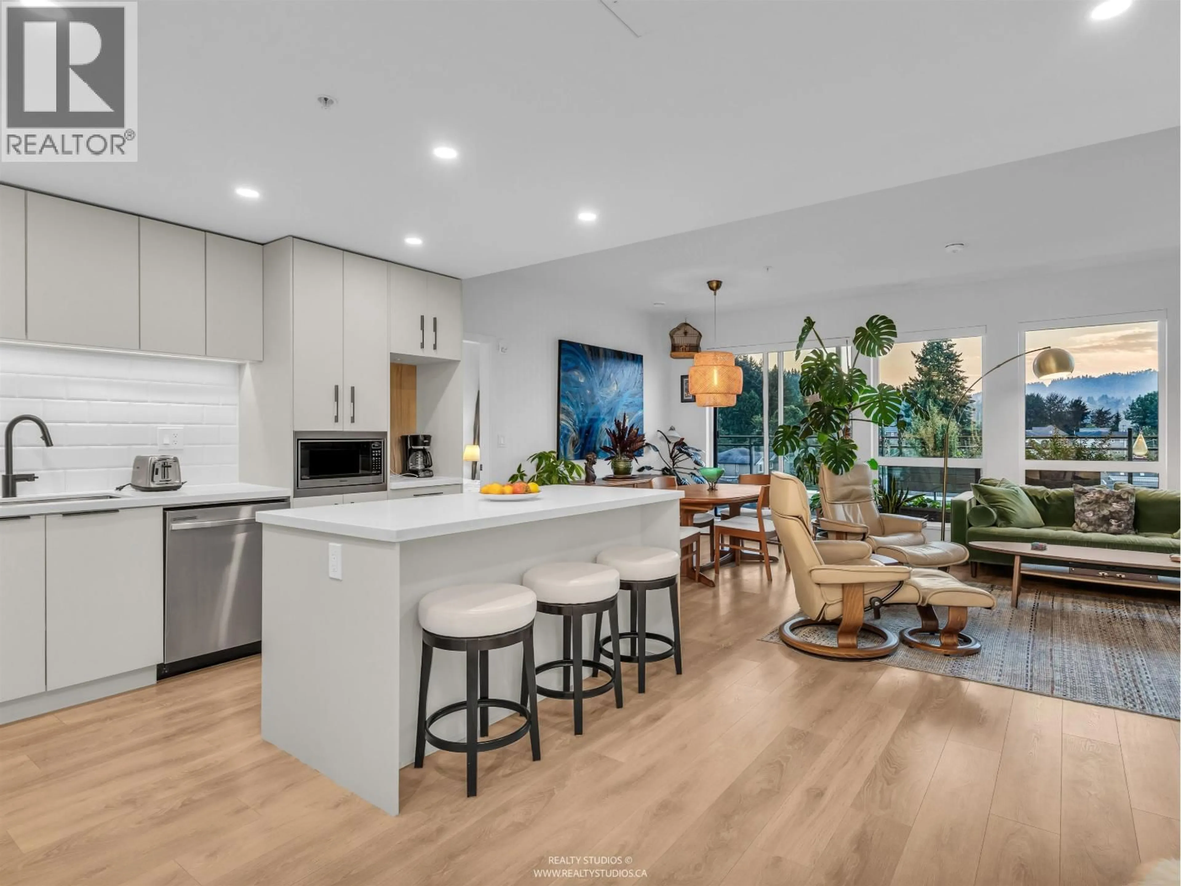 Open concept kitchen, unknown for 608 - 3018 ST GEORGE STREET, Port Moody British Columbia V3H0L4