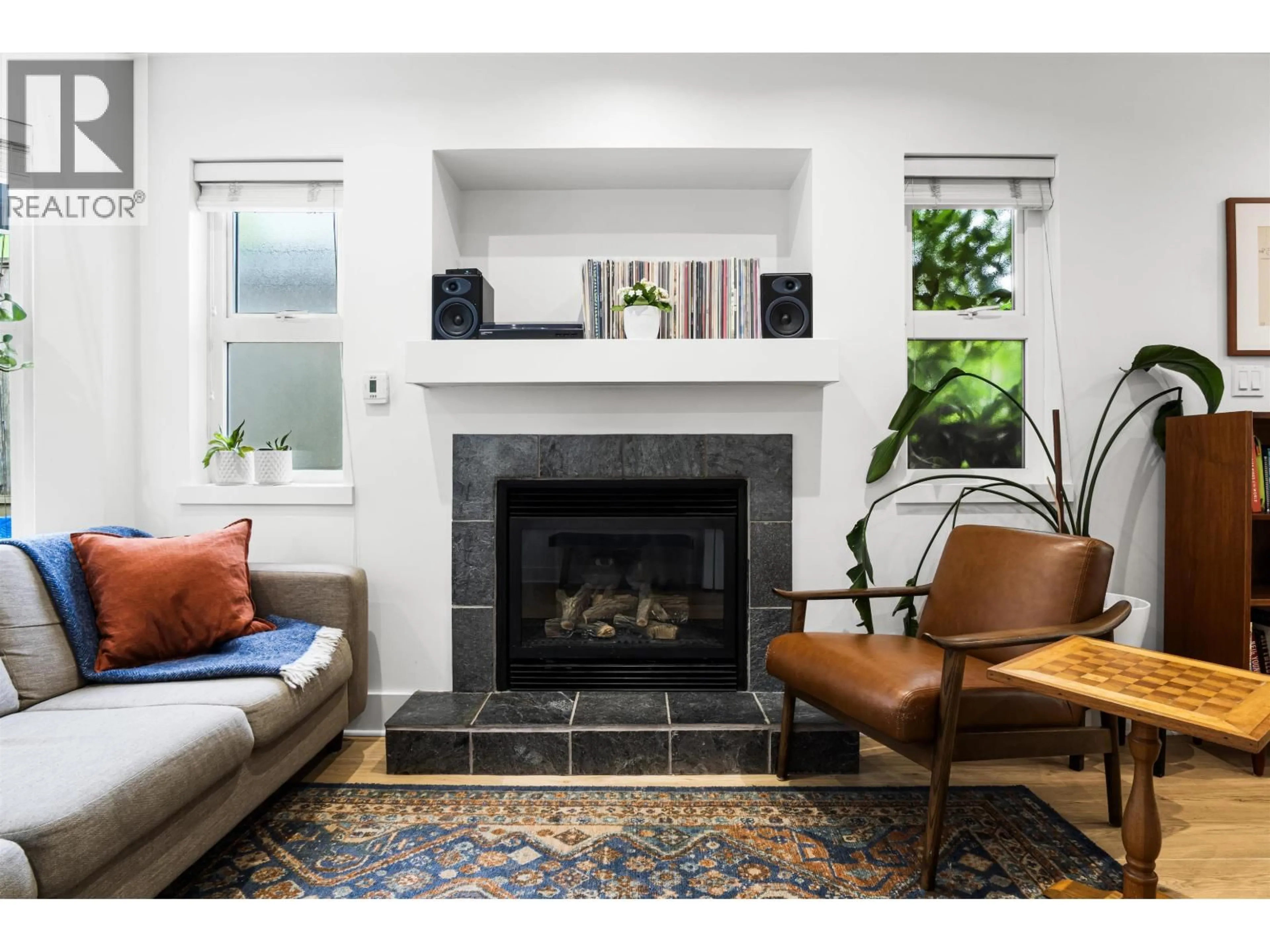 Living room with furniture, ceramic/tile floor for 5 - 1638 GEORGIA STREET, Vancouver British Columbia V5L2B2