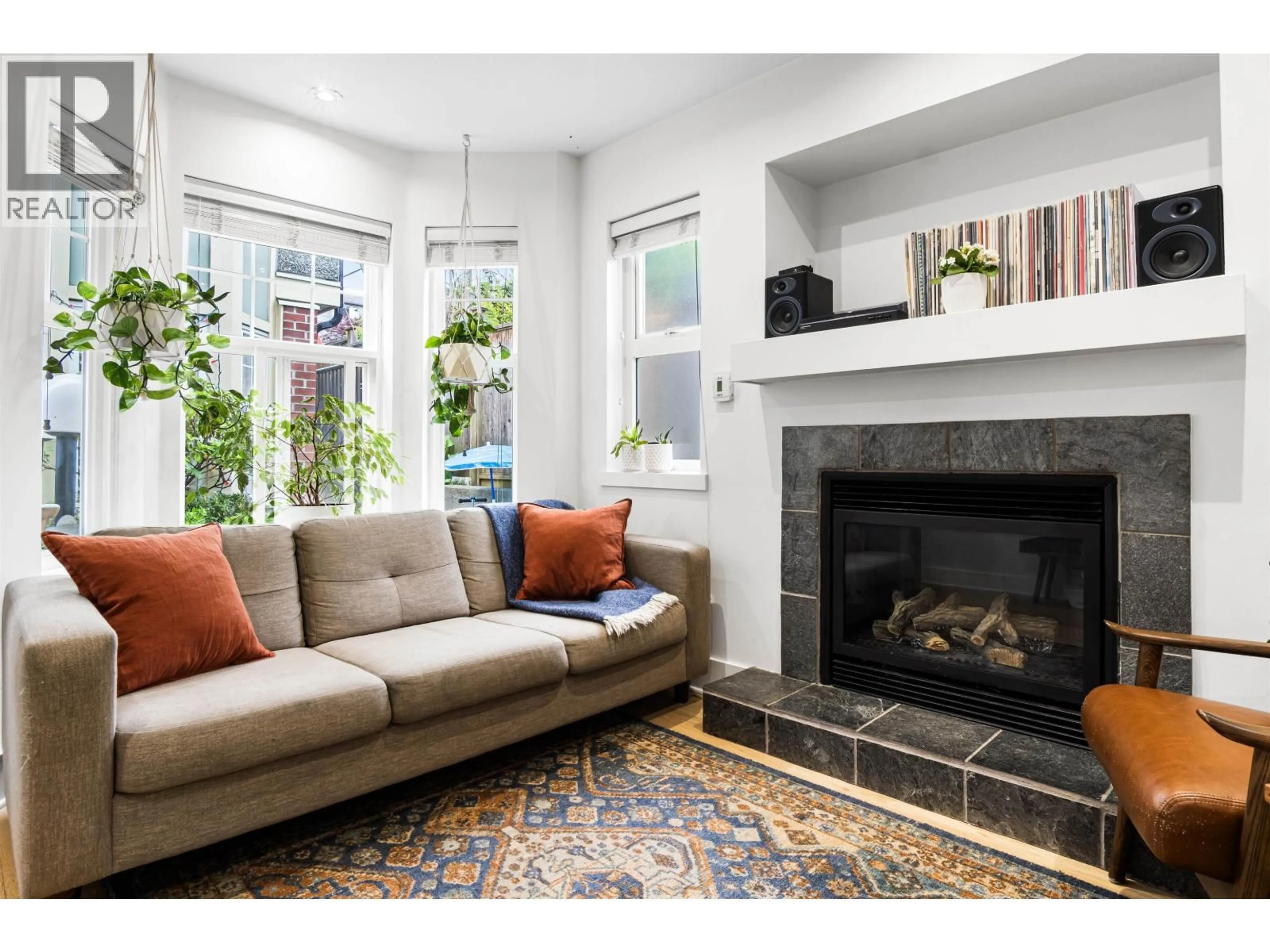 Living room with furniture, unknown for 5 - 1638 GEORGIA STREET, Vancouver British Columbia V5L2B2