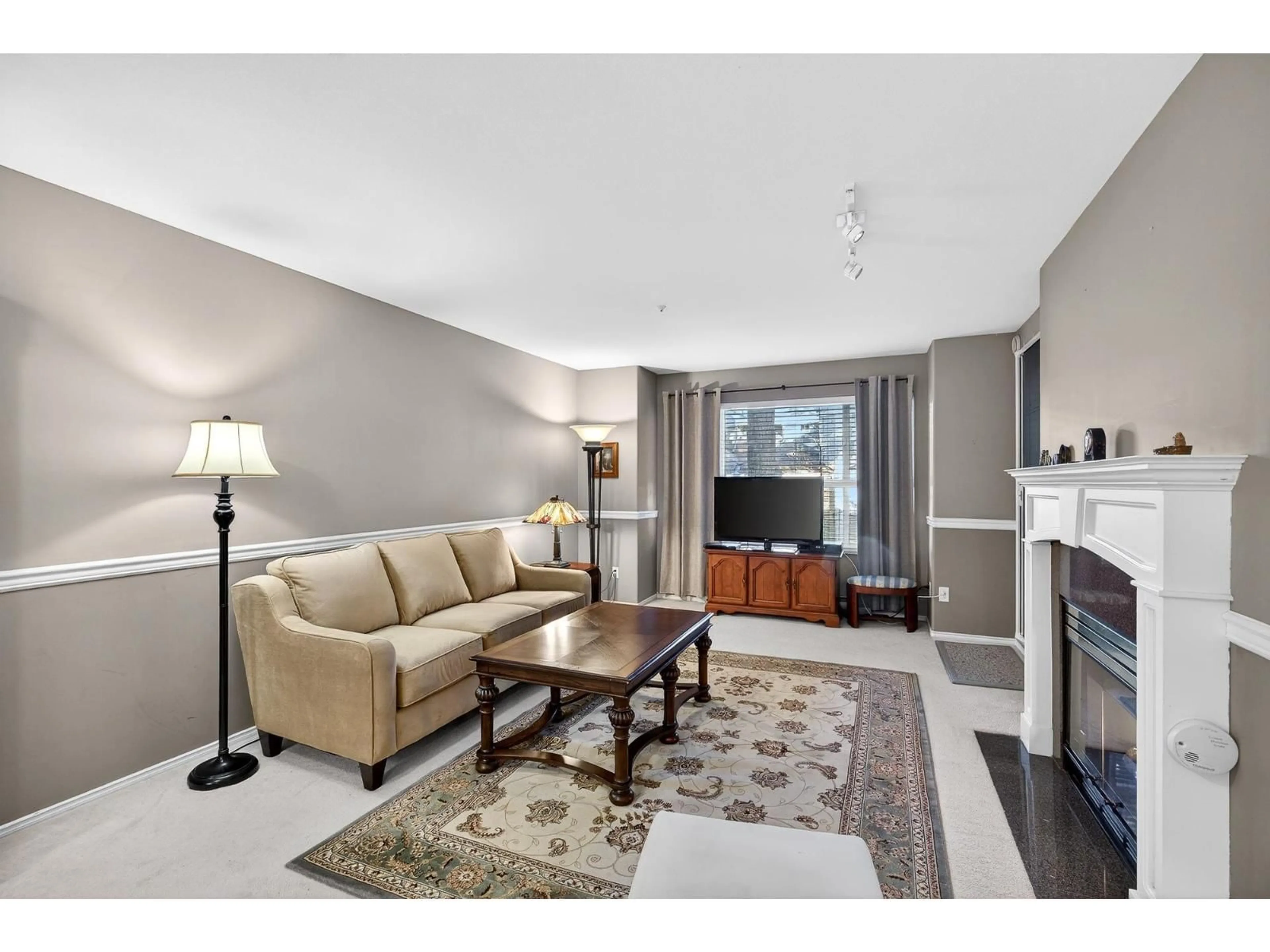 Living room with furniture, unknown for 206 - 9018 208 STREET, Langley British Columbia V1M2Y8