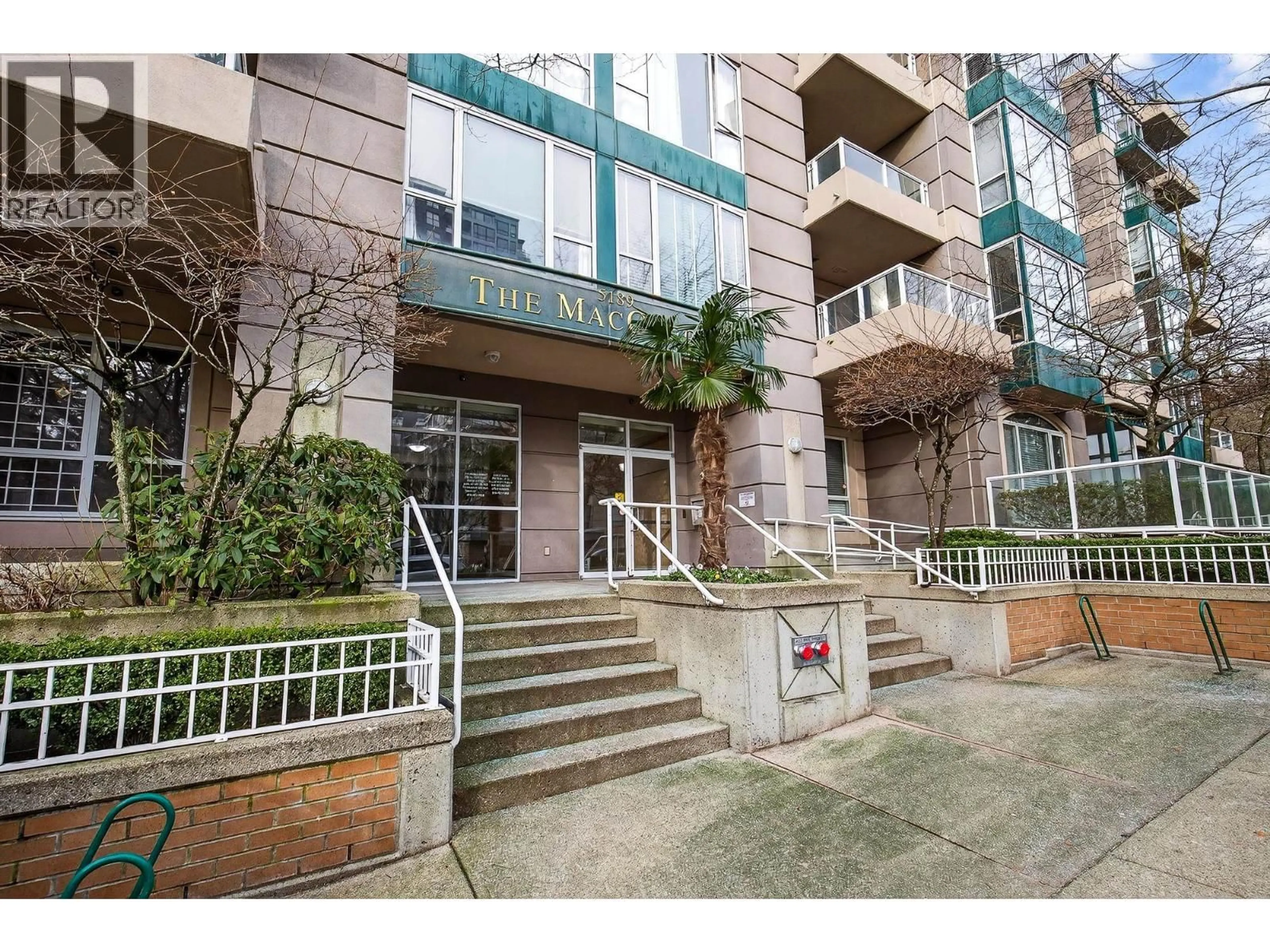 Indoor foyer for 1201 - 5189 GASTON STREET, Vancouver British Columbia V5R6C7