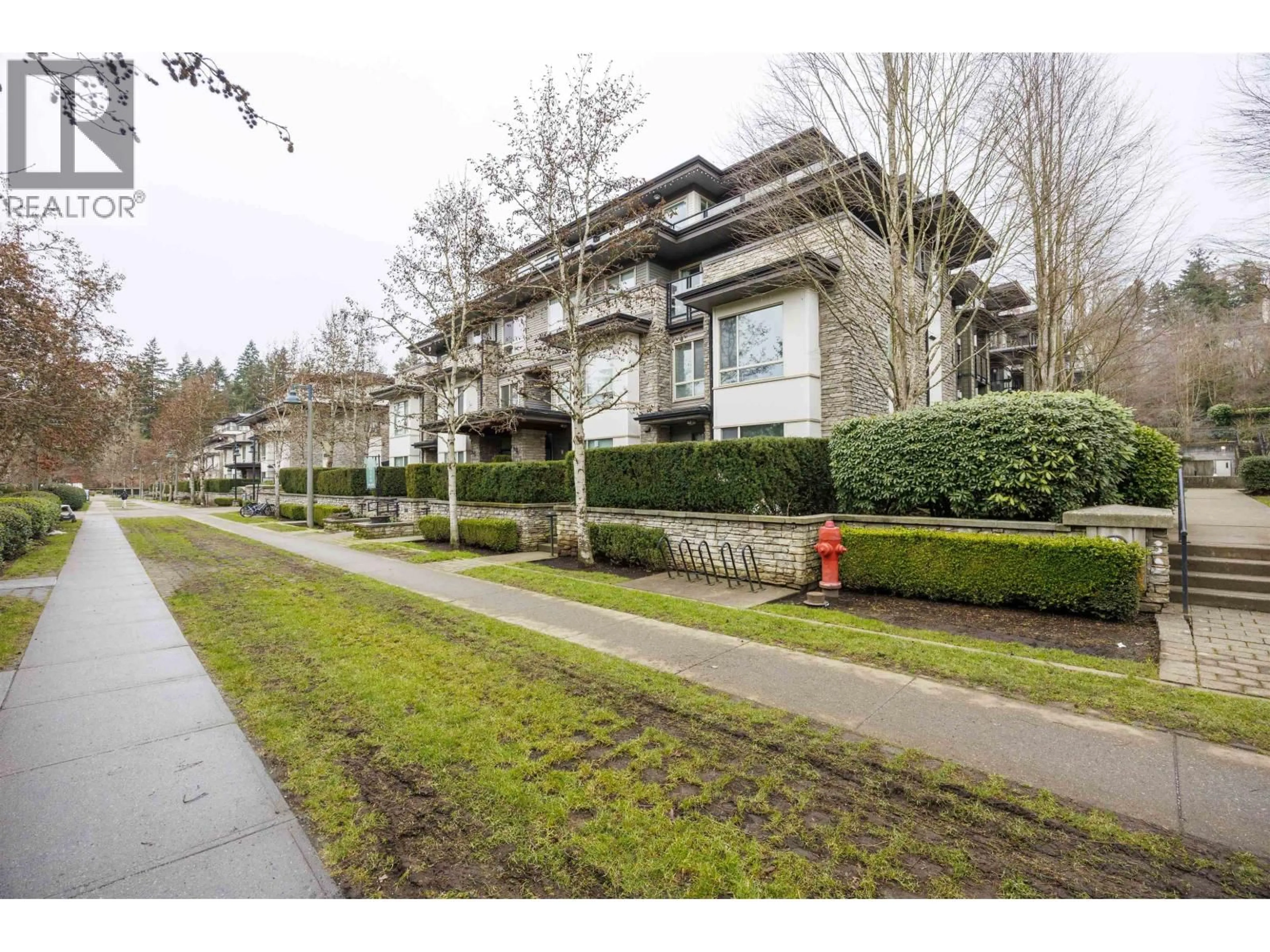 Patio, street for 210 - 7478 BYRNE PARK WALK, Burnaby British Columbia V3N0B5